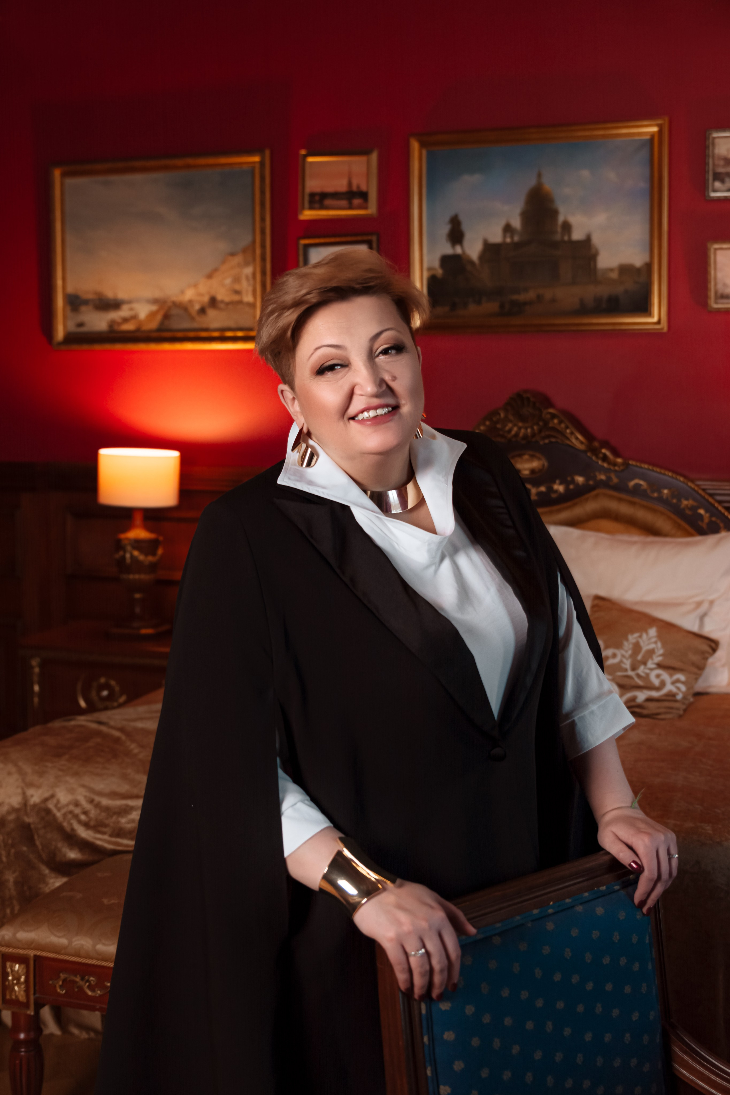 Фотосессия Миссис Бизнес СПб в отеле «Трезини». Портретный фотограф в Санкт-Петербурге Дмитриева Наталия