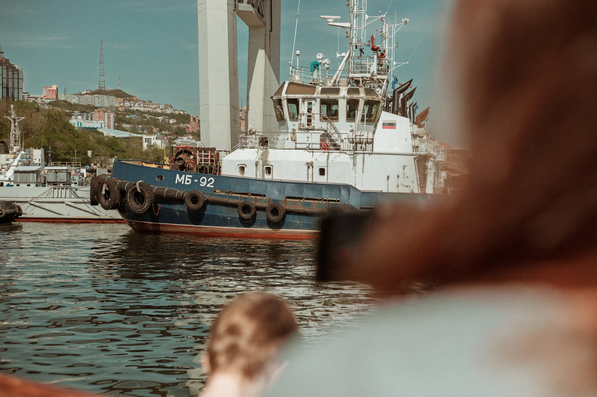 Стрит фотография Владивосток, Россия. Mood цвета, обработка, уроки, пресеты