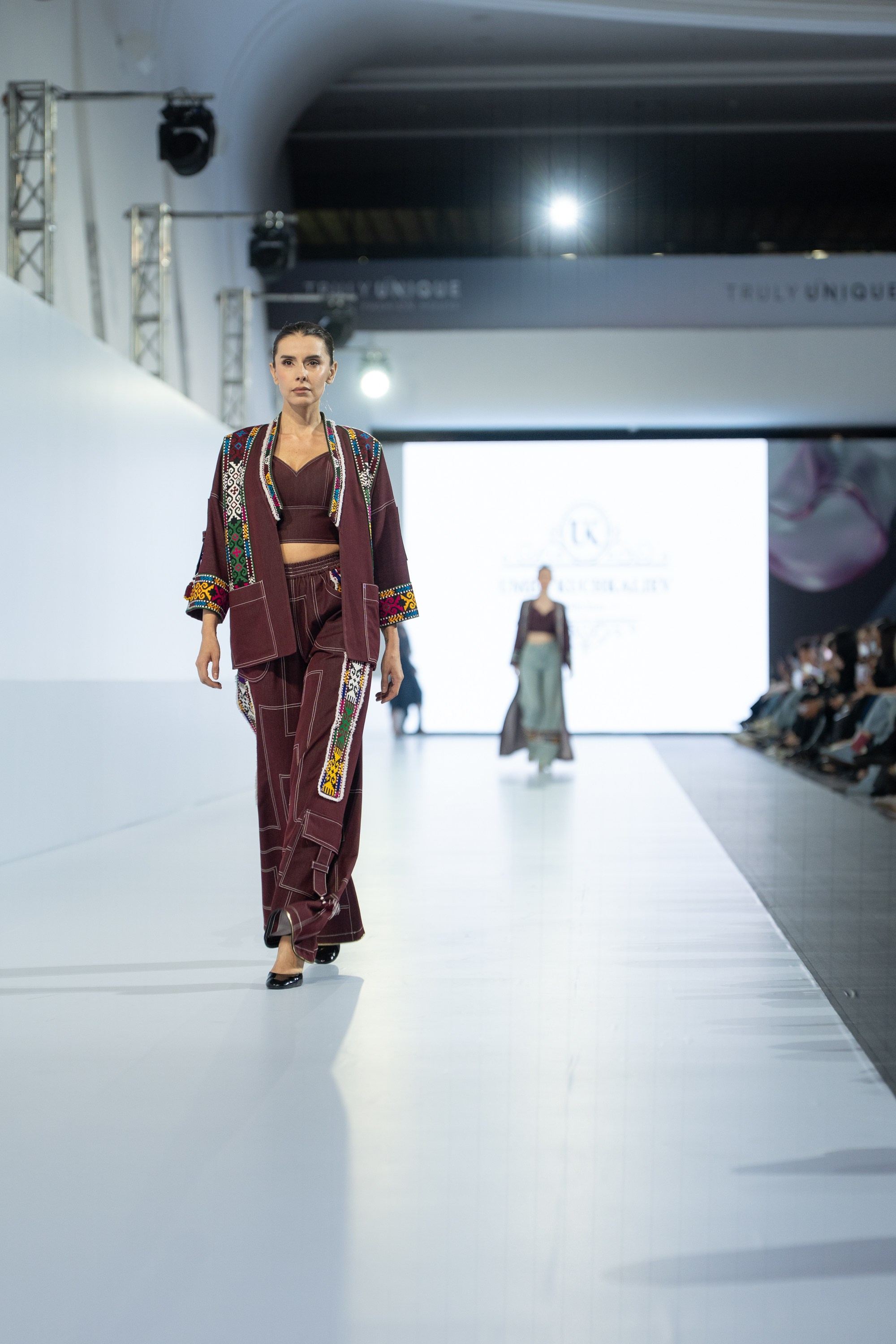 Umed Kuchkaliev. Сайт Алматинского НЮ АРТ, будуар и фэшн фотографа Дениса Карпенко