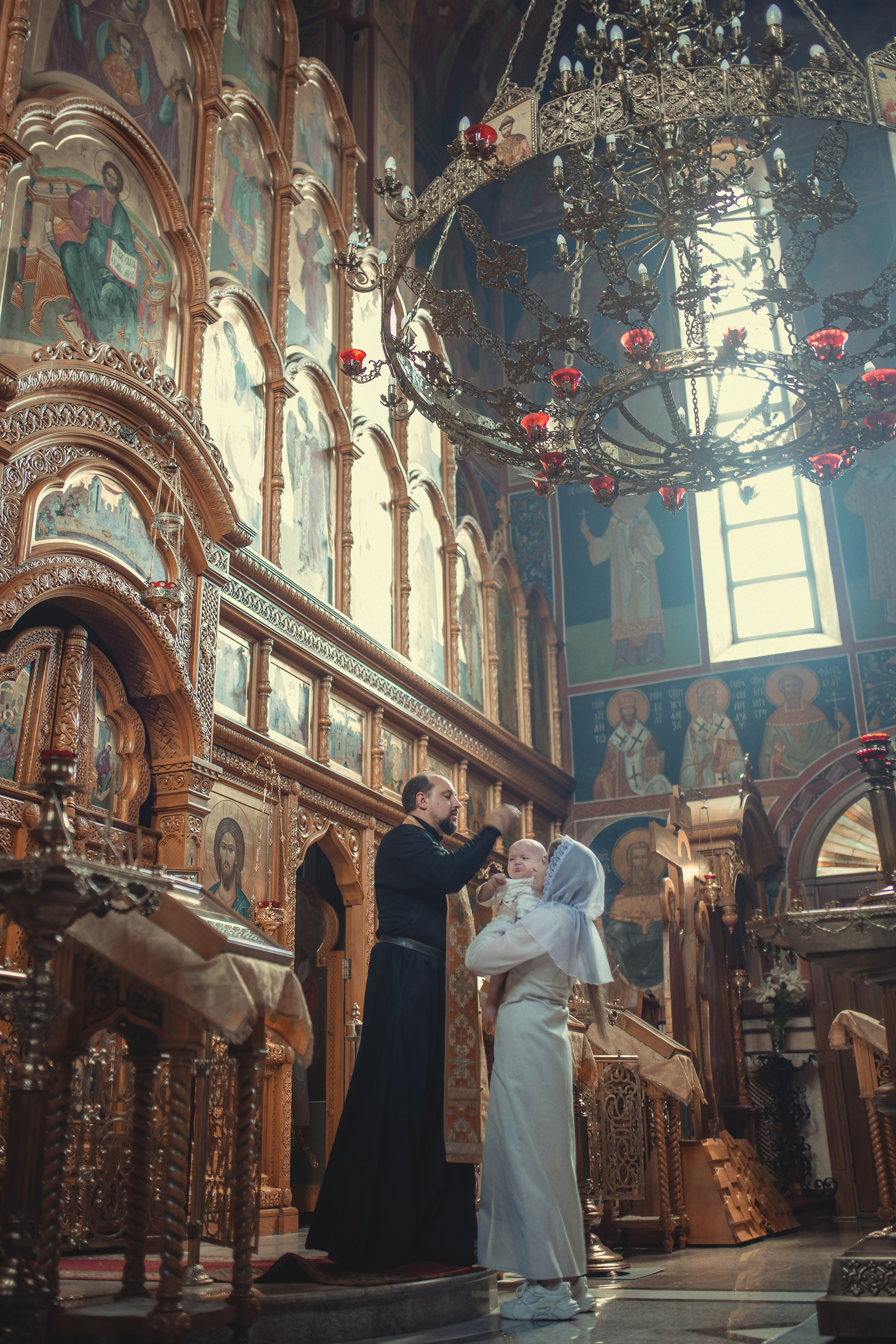 Таинство Крещения Мирона. Фотограф Таинств Крещения и Венчания в г. Курске