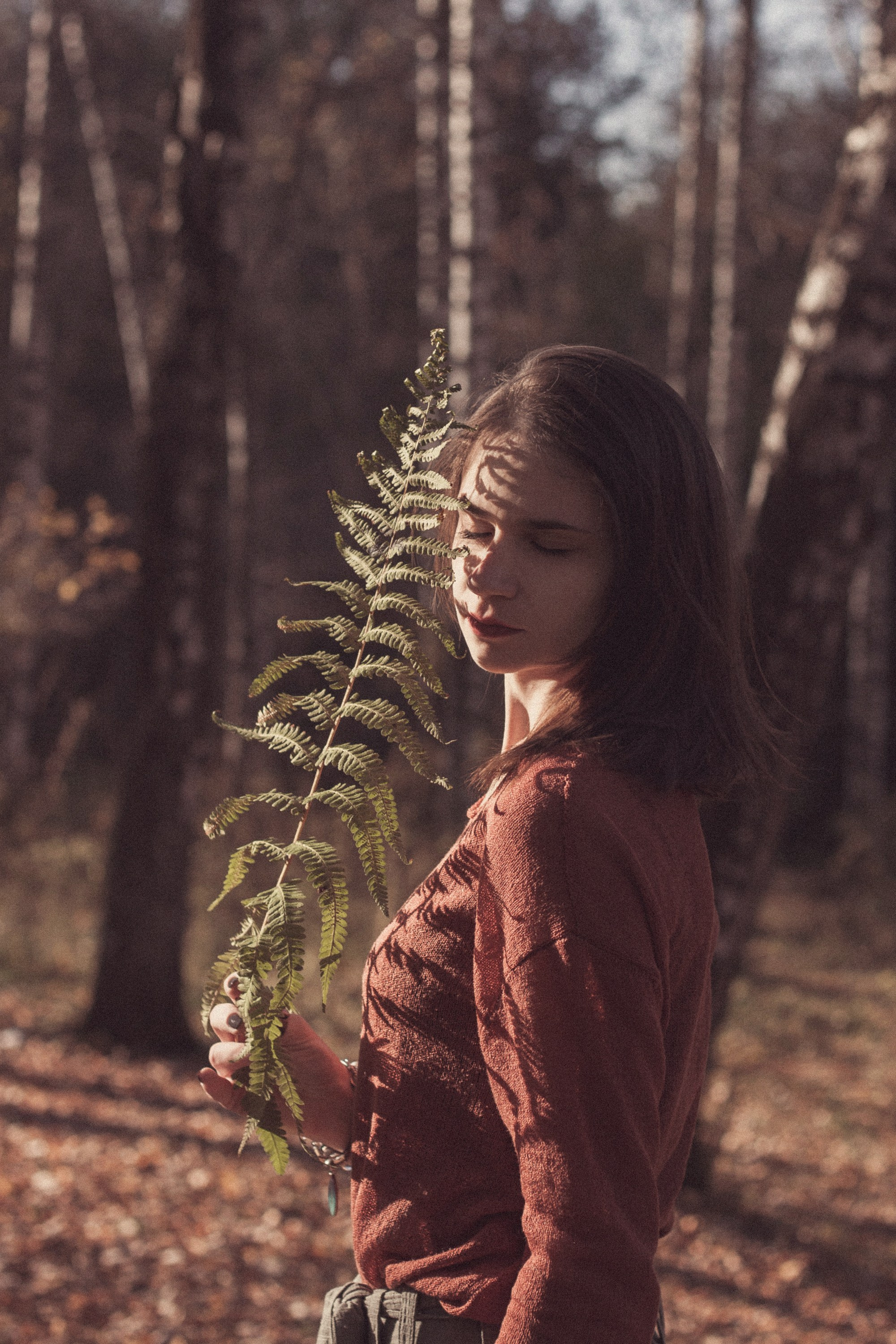 Ксения и папоротник / Ак-Кайын. Фотограф Наталья Гончарова. Снимаю живые портреты в Алматы