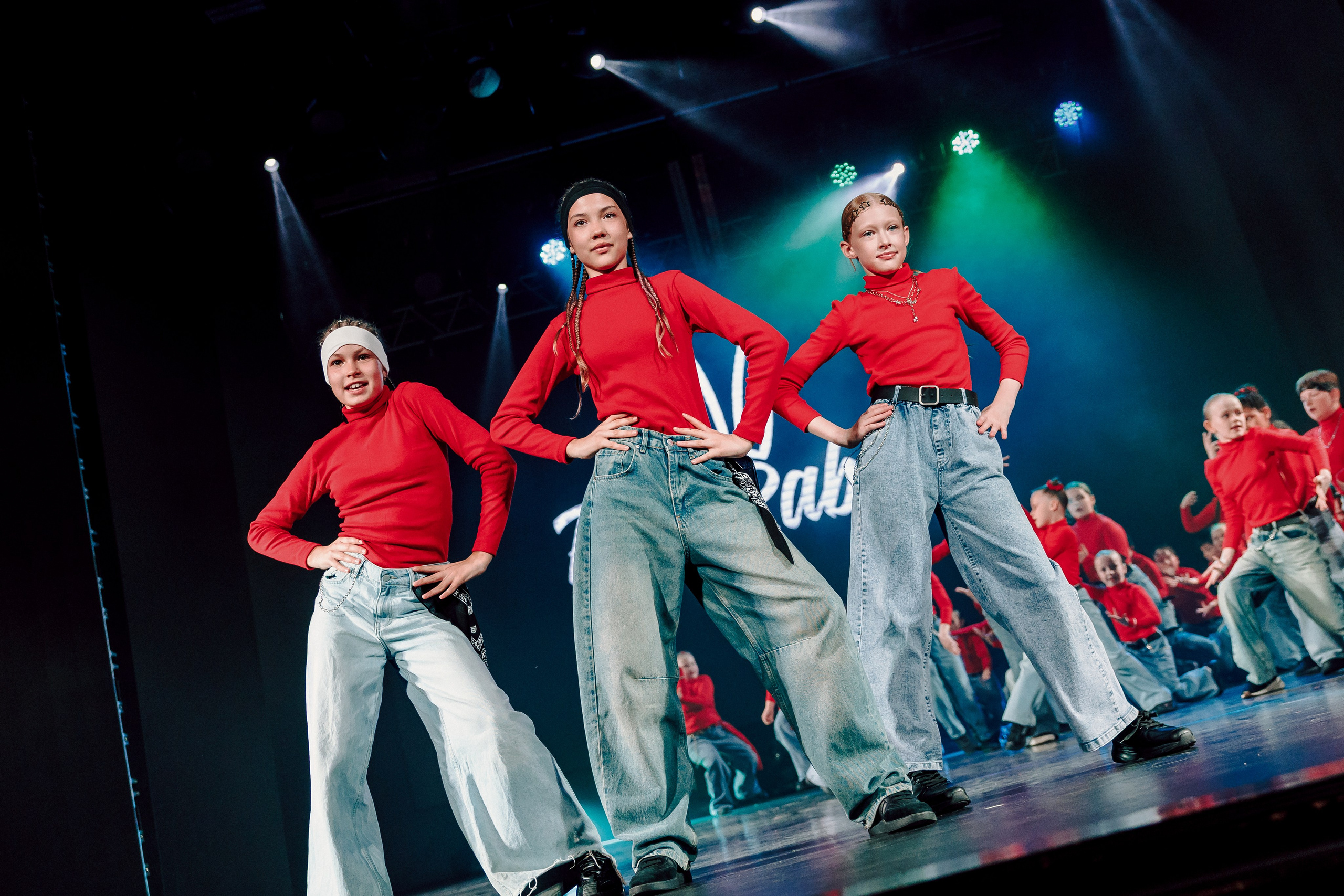 Отчётный концерт танцевальной школы «Red Rabbits» 2025. Лёшка Варзегов — фотограф