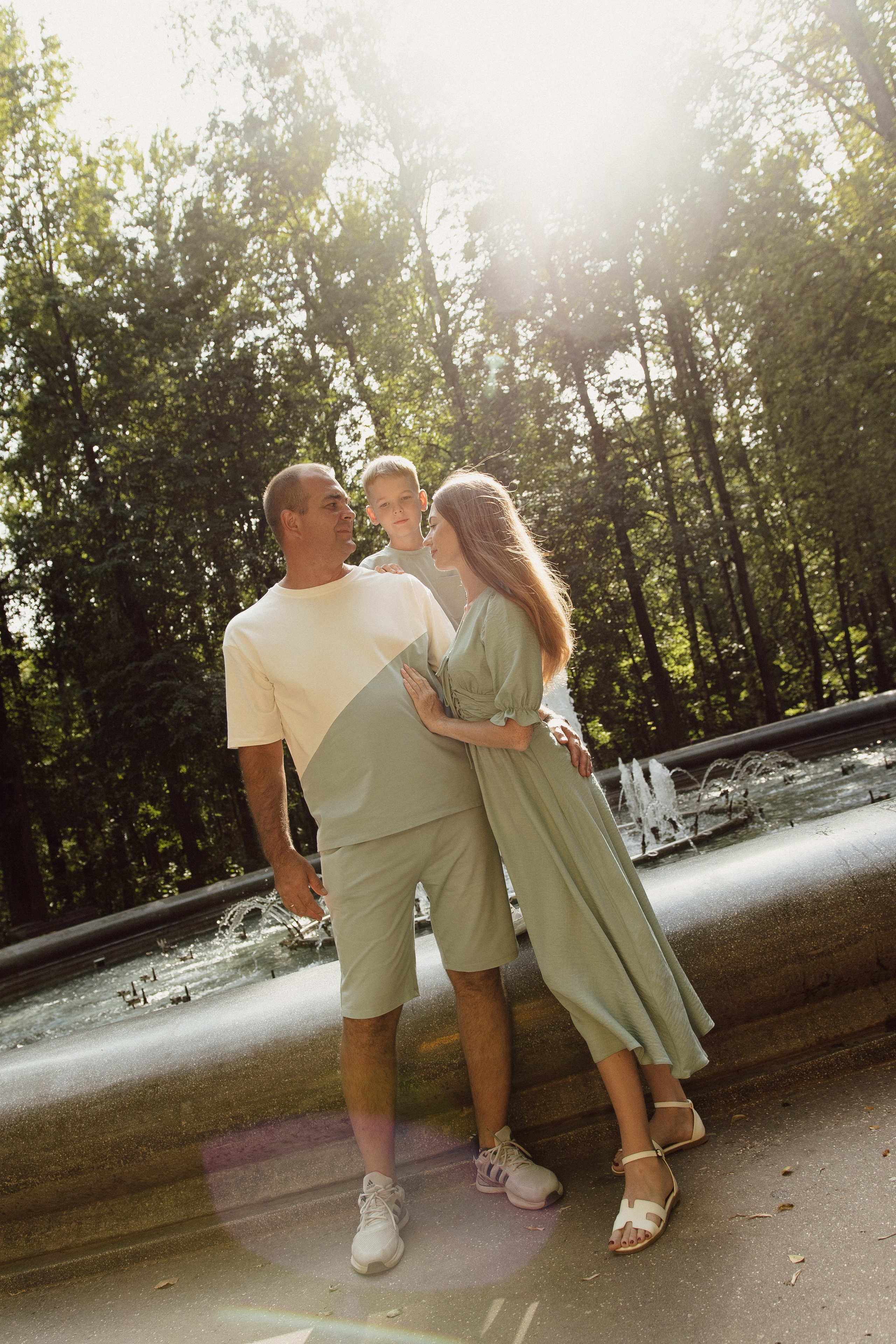 Семья Мельниковых в парке. Фотограф в Кирове и Кирово-Чепецке Валерия Шиляева