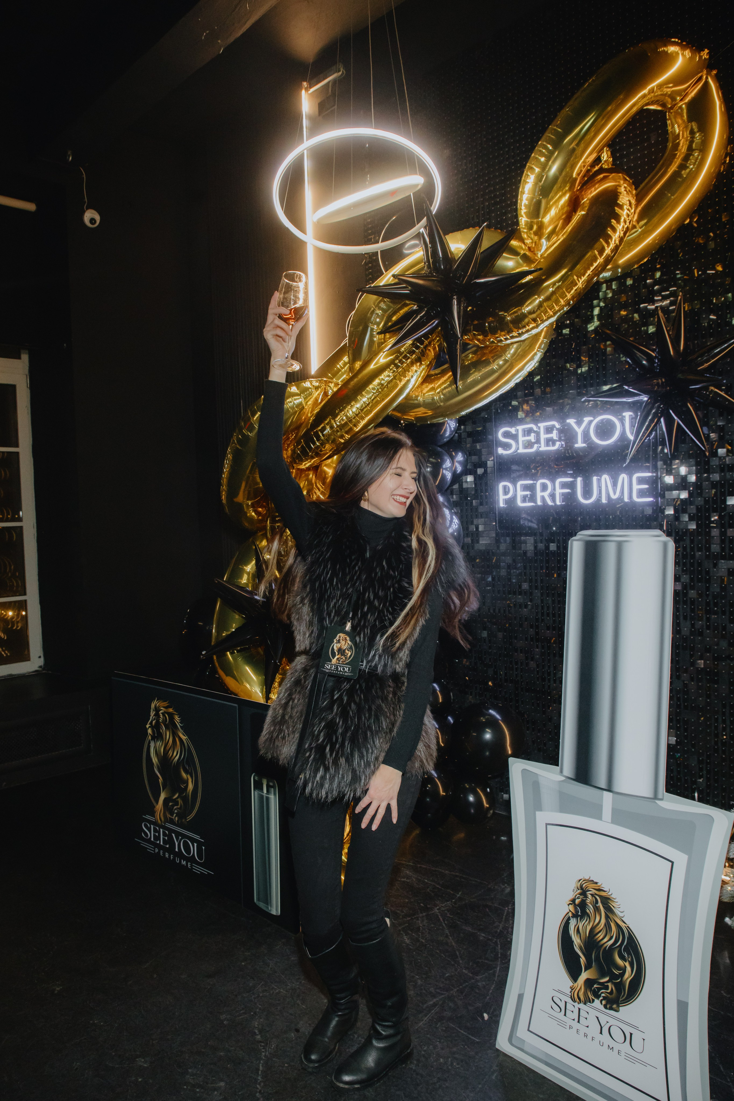 See `You Perfume. Фотограф в Москве и Санкт-Петербурге Дарина