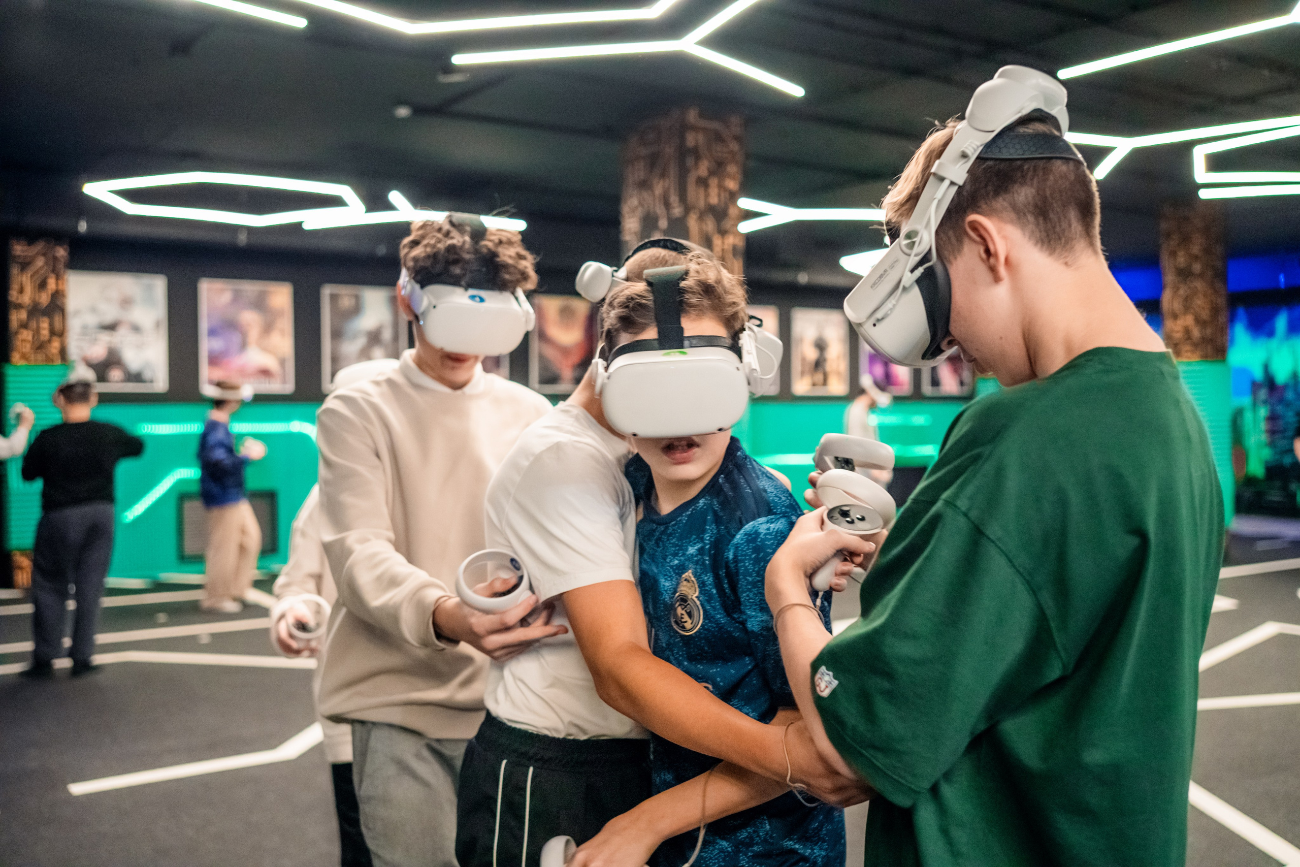 VR (November-December 2024). Felixtones