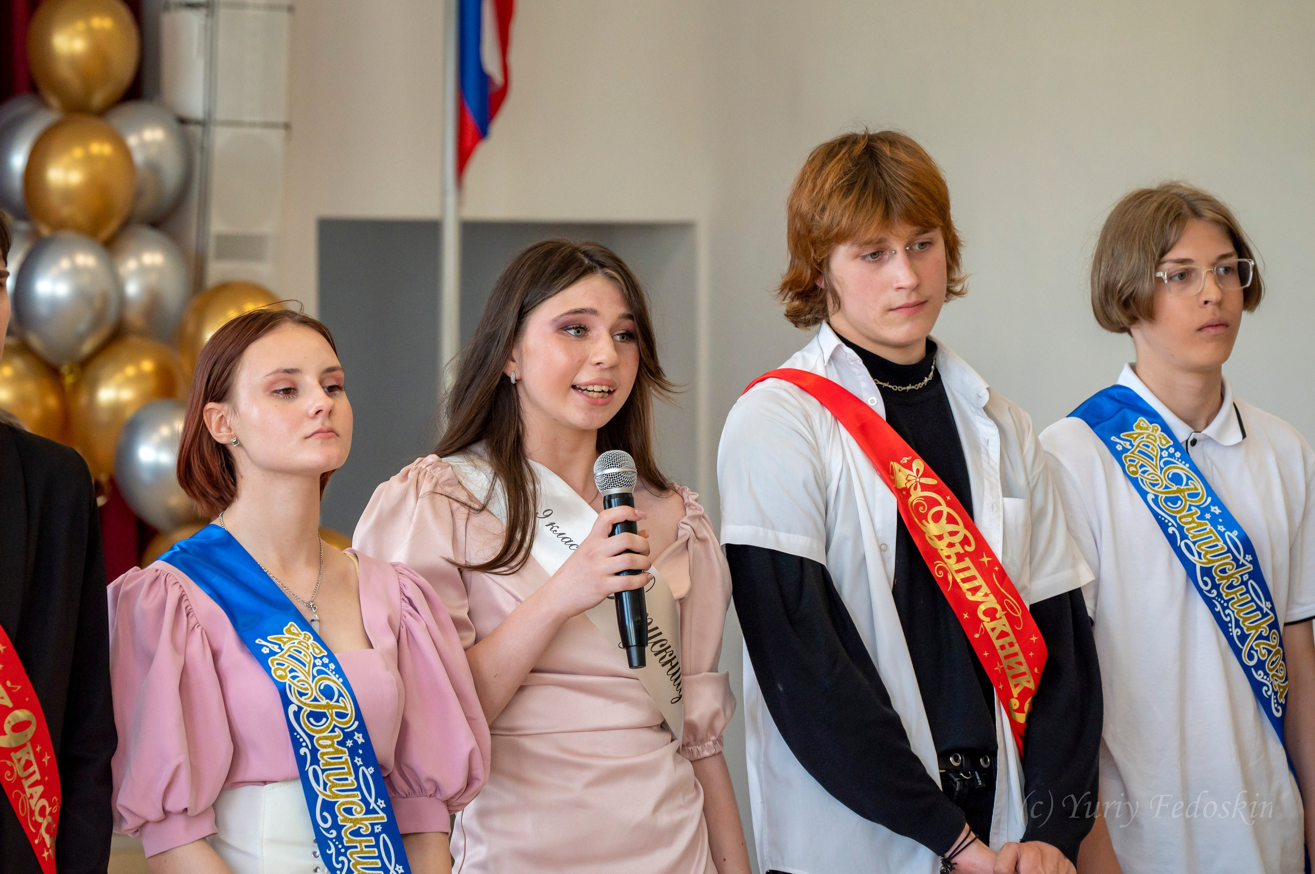 Репортаж о выпускном 9 классов в школе № 7 города Королёва, 26.06.24г. Профессиональный фотограф интерьеров в Москве Юрий Федоскин