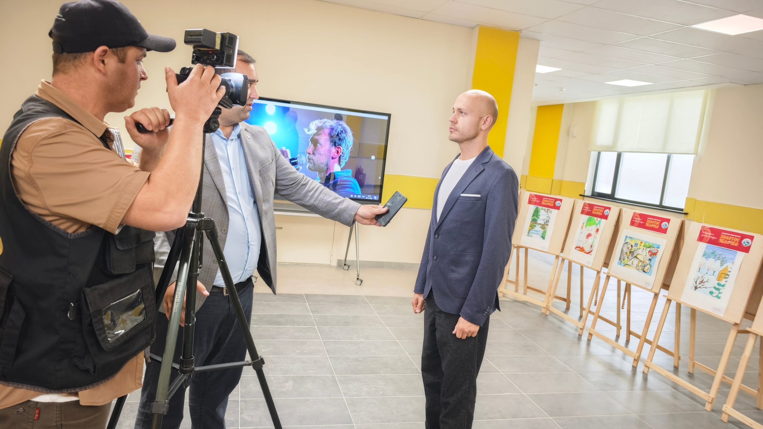 1 ноября 2025 г, г. Бохтар, Таджикистан. Золотое яблочко