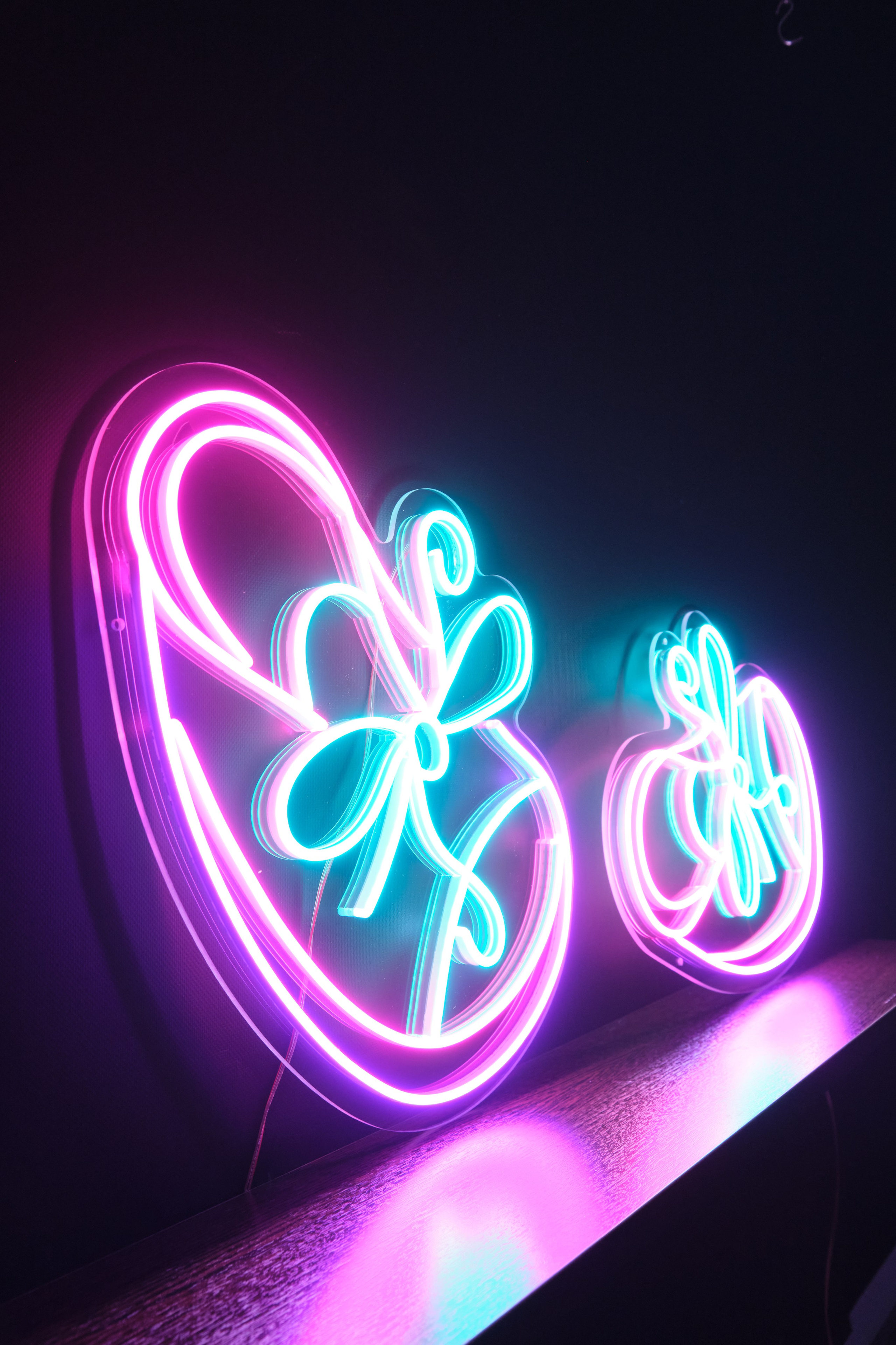 Предметка, неон. Репортажная фото и видеосъемка в Москве под ключ