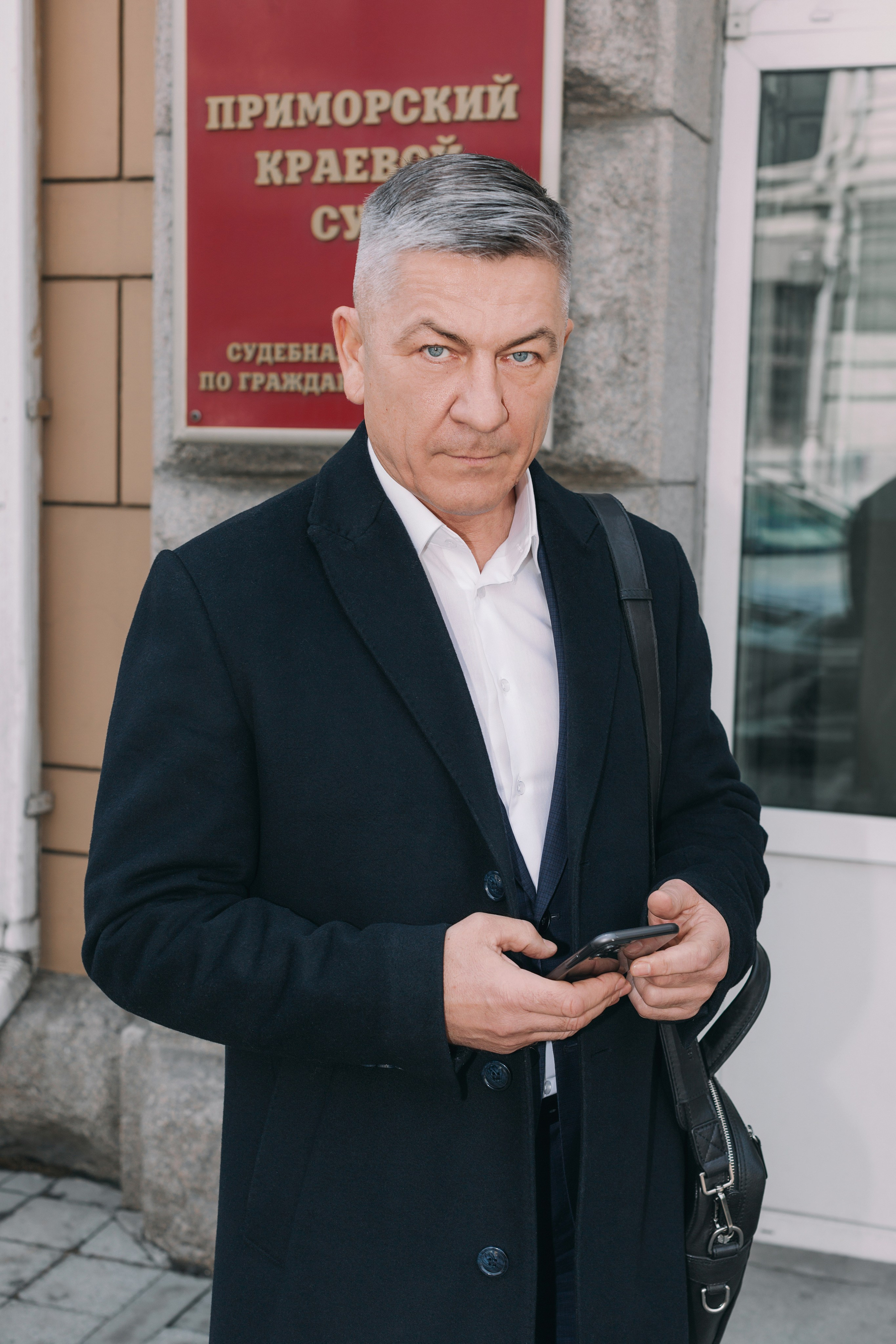 БИЗНЕС ПОРТРЕТЫ: мужские, женские, групповые. Портретный, свадебный, репортажный фотограф во Владивостоке Юлиана Джули Фокс