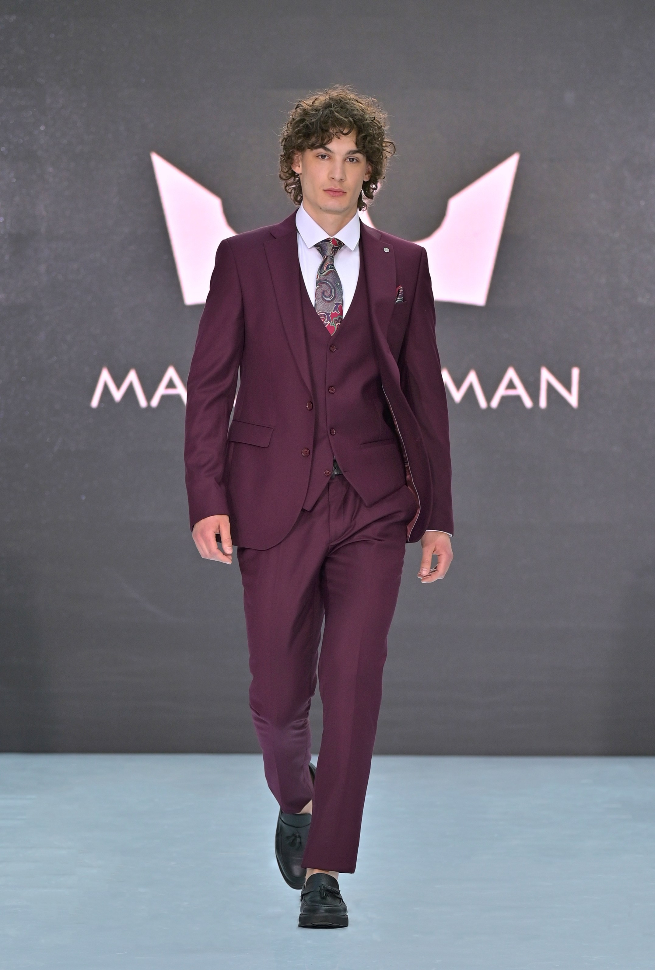 ART | FASHION | PODIUMS |SHOW