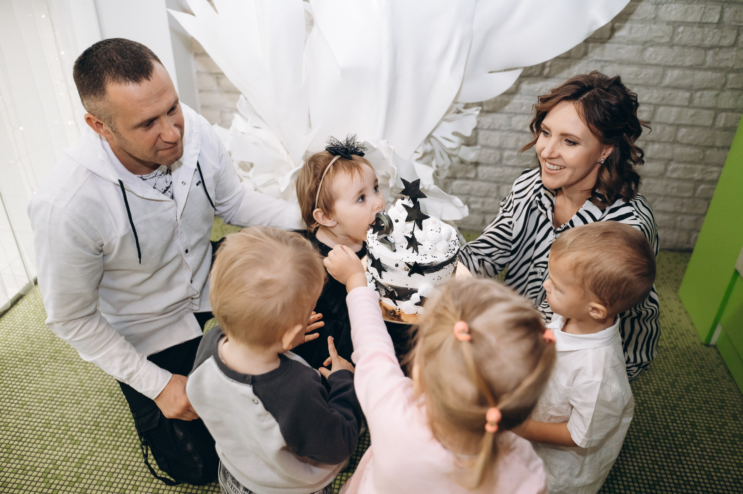 Анечке 2 года (MIA FAMILIA семейное кафе). Семейный фотограф в Минске Дарья Дреко