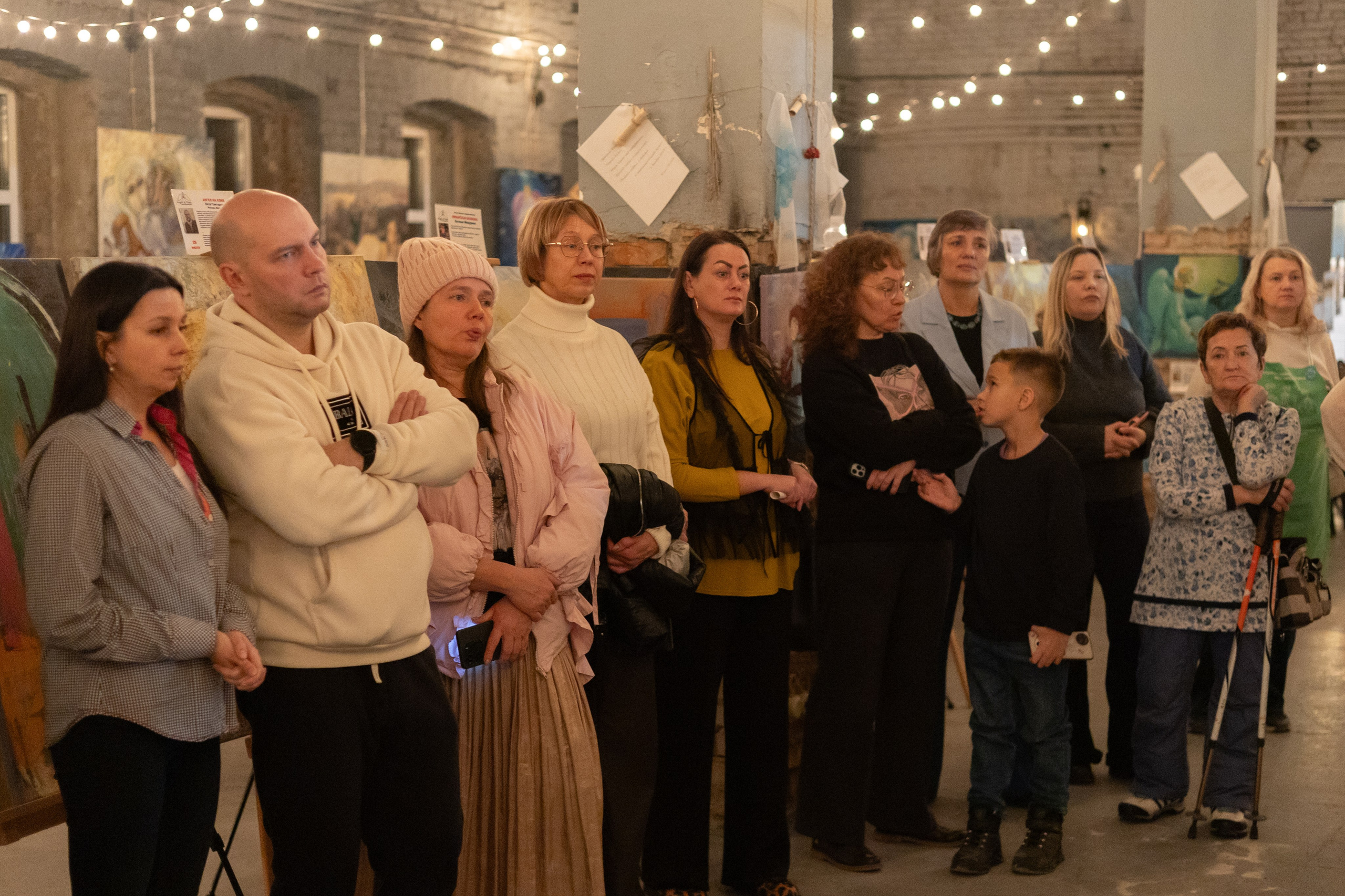 Выставка «АНГЕЛЫ МИРА». Фотограф Красноярск съемки лавстори, фотосессия в студии, портретная съемка, творческие фотосессии