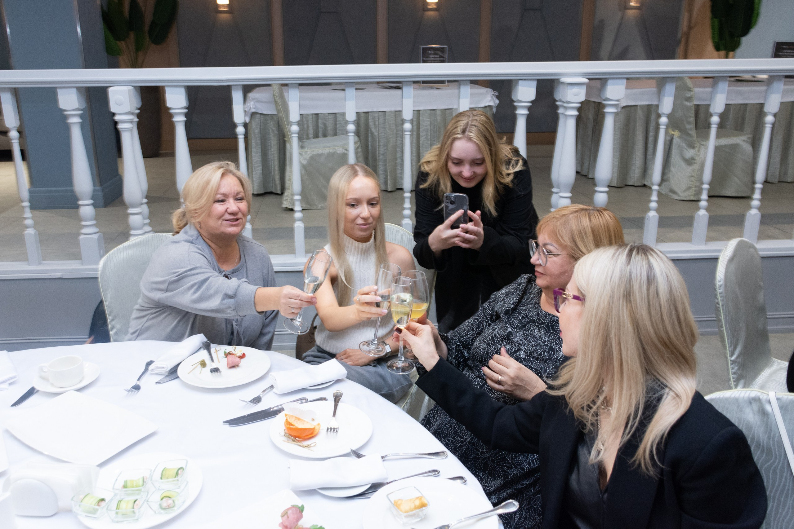 Клиентский день в медклинике Малахит. Фотограф Максим Буряк