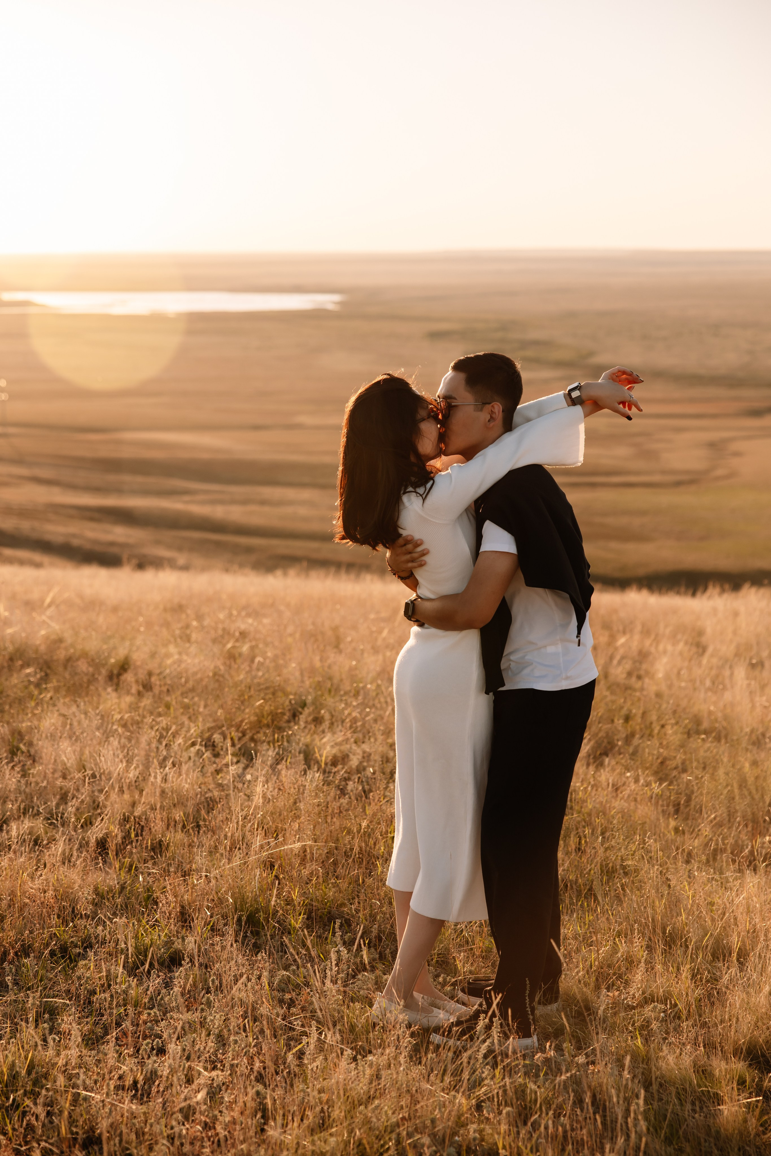 Предсвадебная фотосессия Нарана и Юлии. Свадебный и семейный фотограф в Элисте Лиджик Сарлов