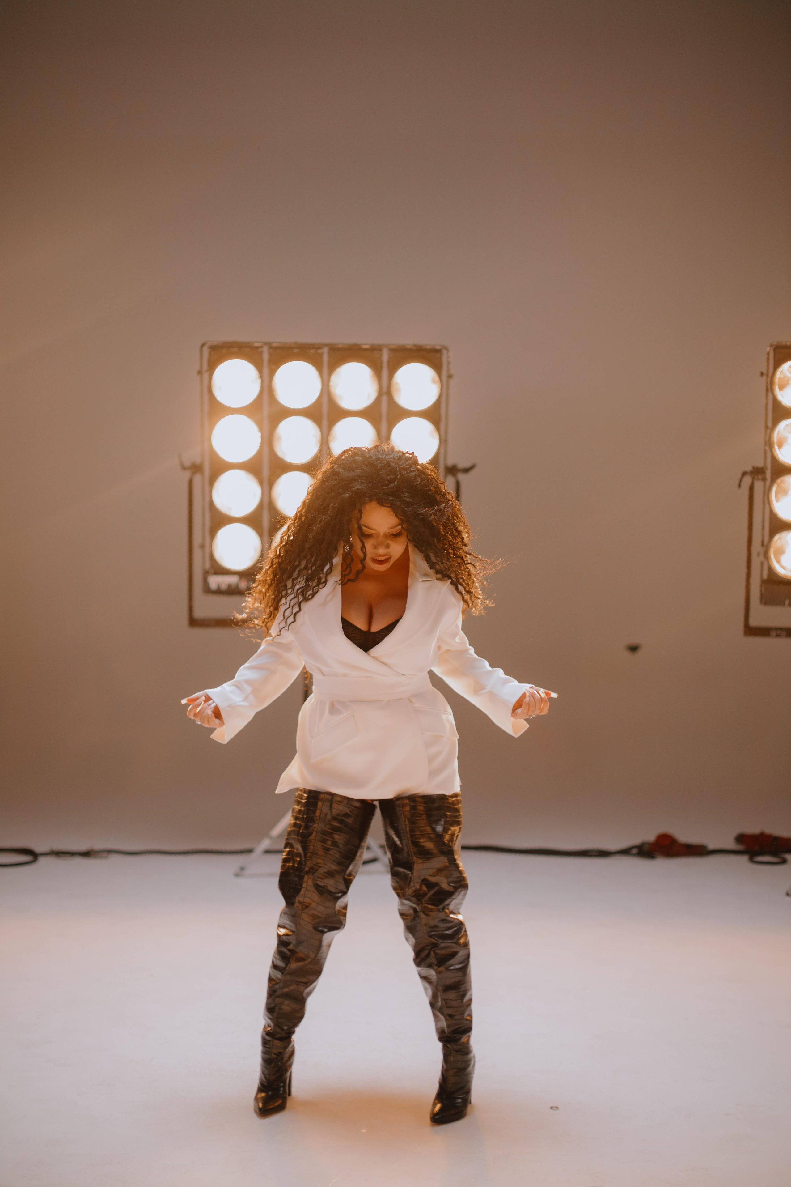 Съемка клипа Юлианны Карауловой и Бьянки. Фотограф в Москве и Санкт-Петербурге Дарина