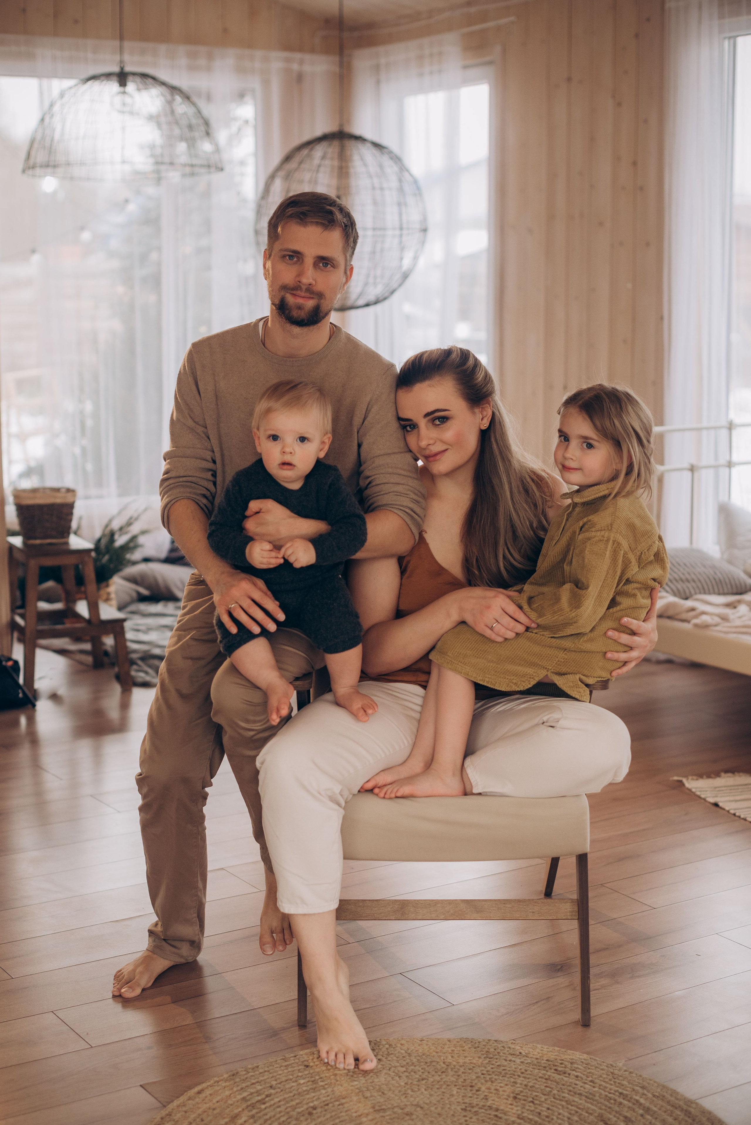 Семейная новогодняя фотосессия в студии. Семейный фотограф в Домодедово и Москве Елена Пичугина