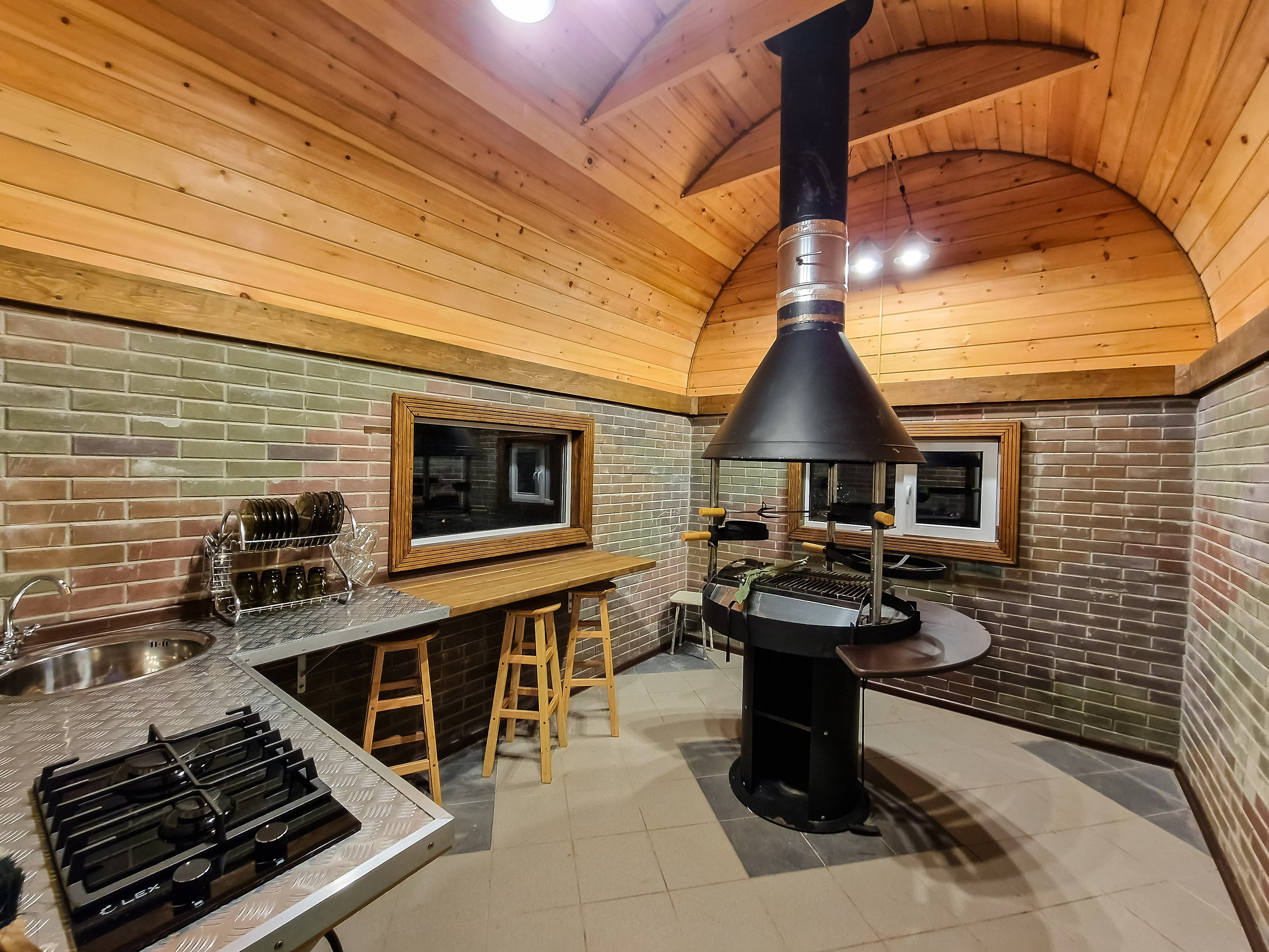 Новый гриль-домик. База на острове. Туристическая база отдыха «Островная» о Недоразумения