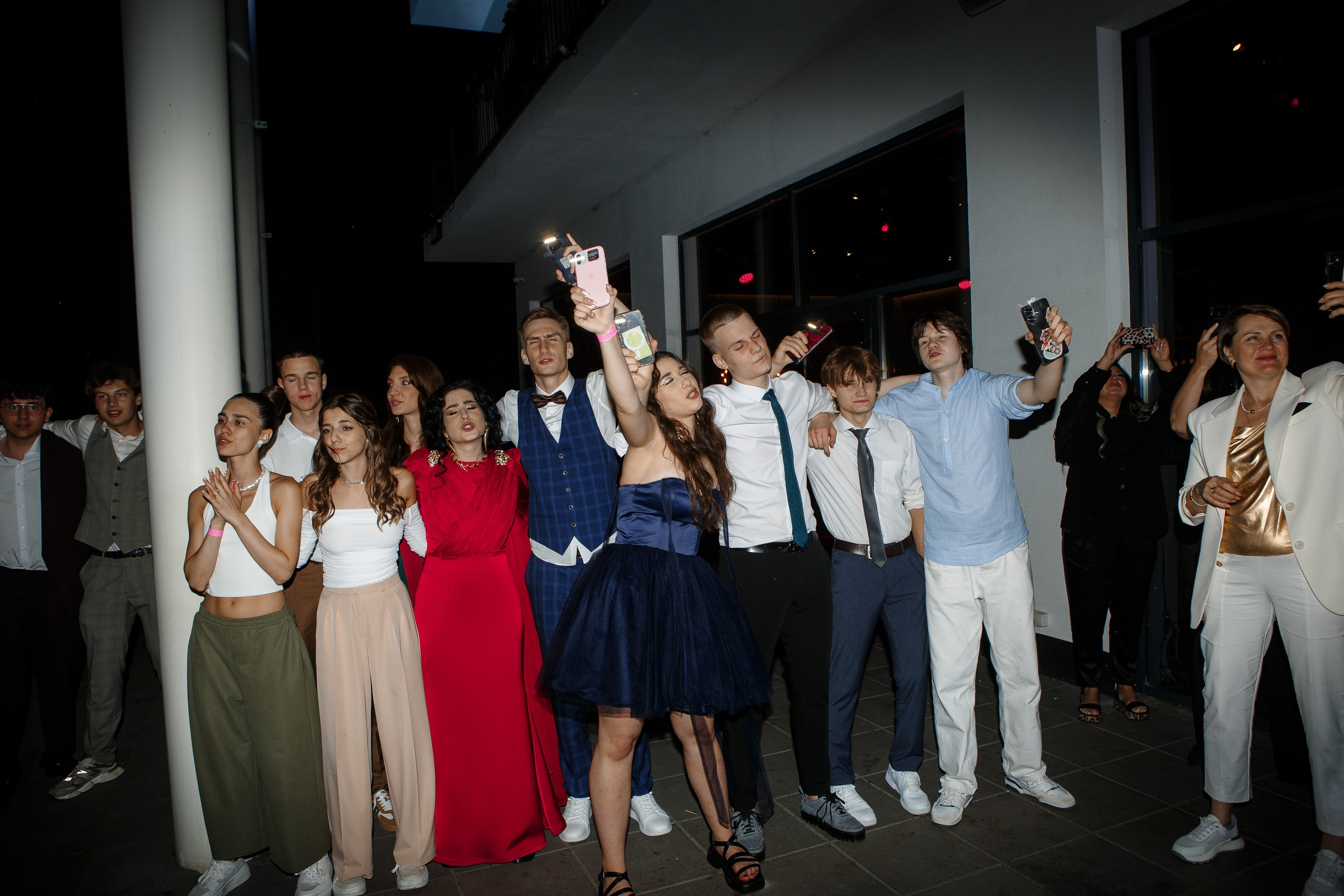 Выпускной Гимназия 12 2024 OpenHouse. Свадебный и портретный Фотограф в Липецке Дмитрий Котюков