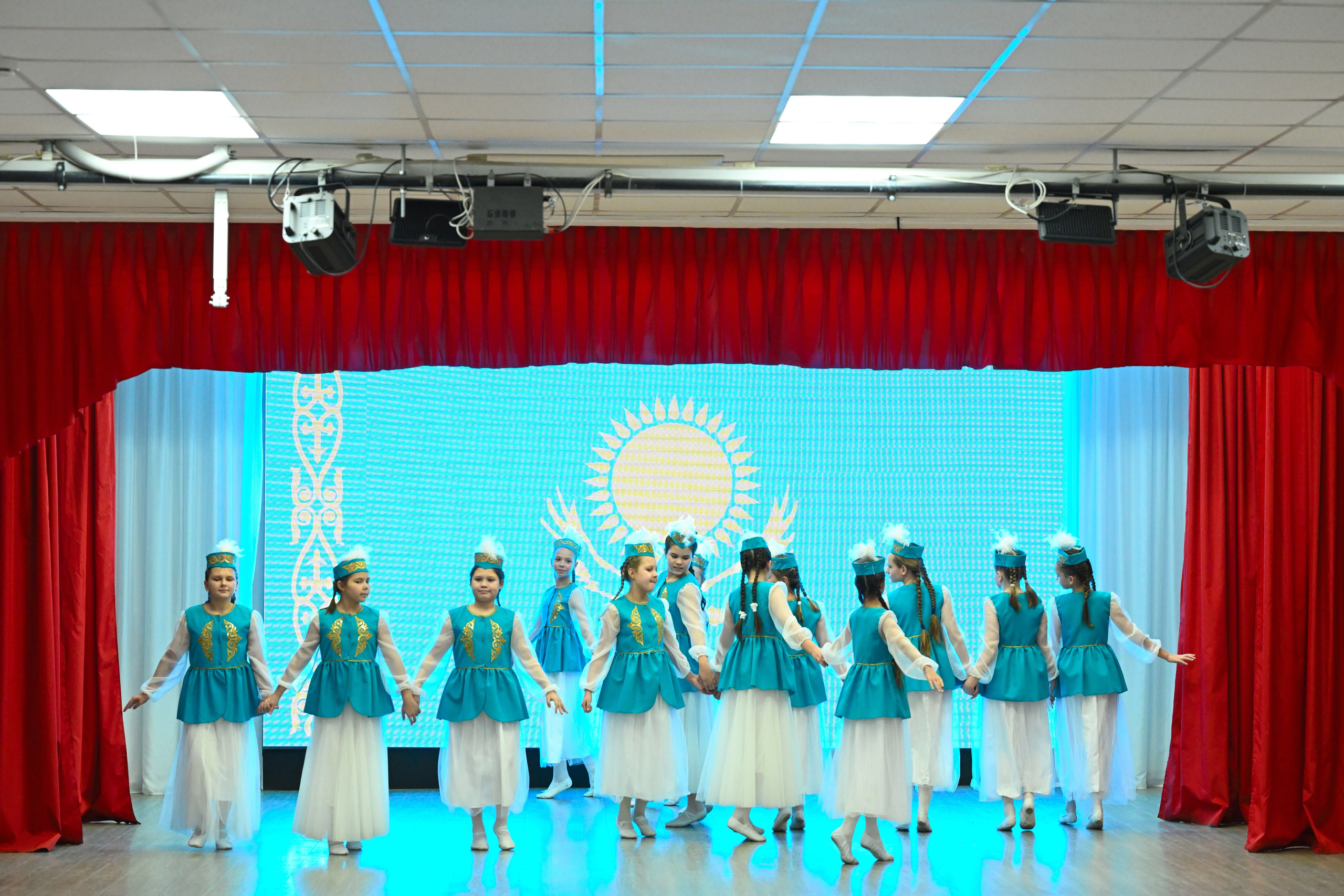 2025-11-21 День семьи 127. Снежинск фото Андрианов