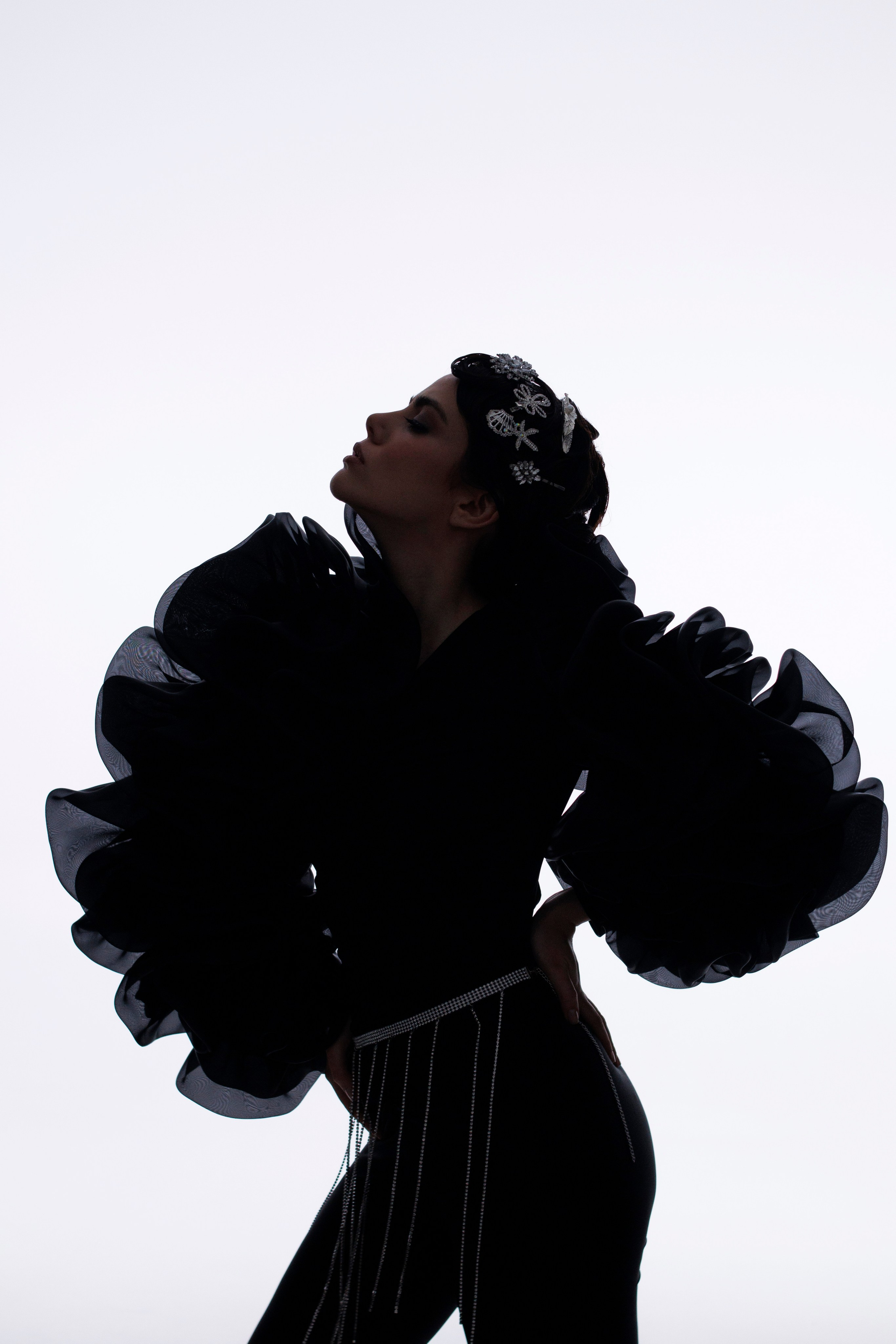 Фотосессия в студии. Я — фотограф, который помогает запечатлеть самые важные моменты вашей жизни!