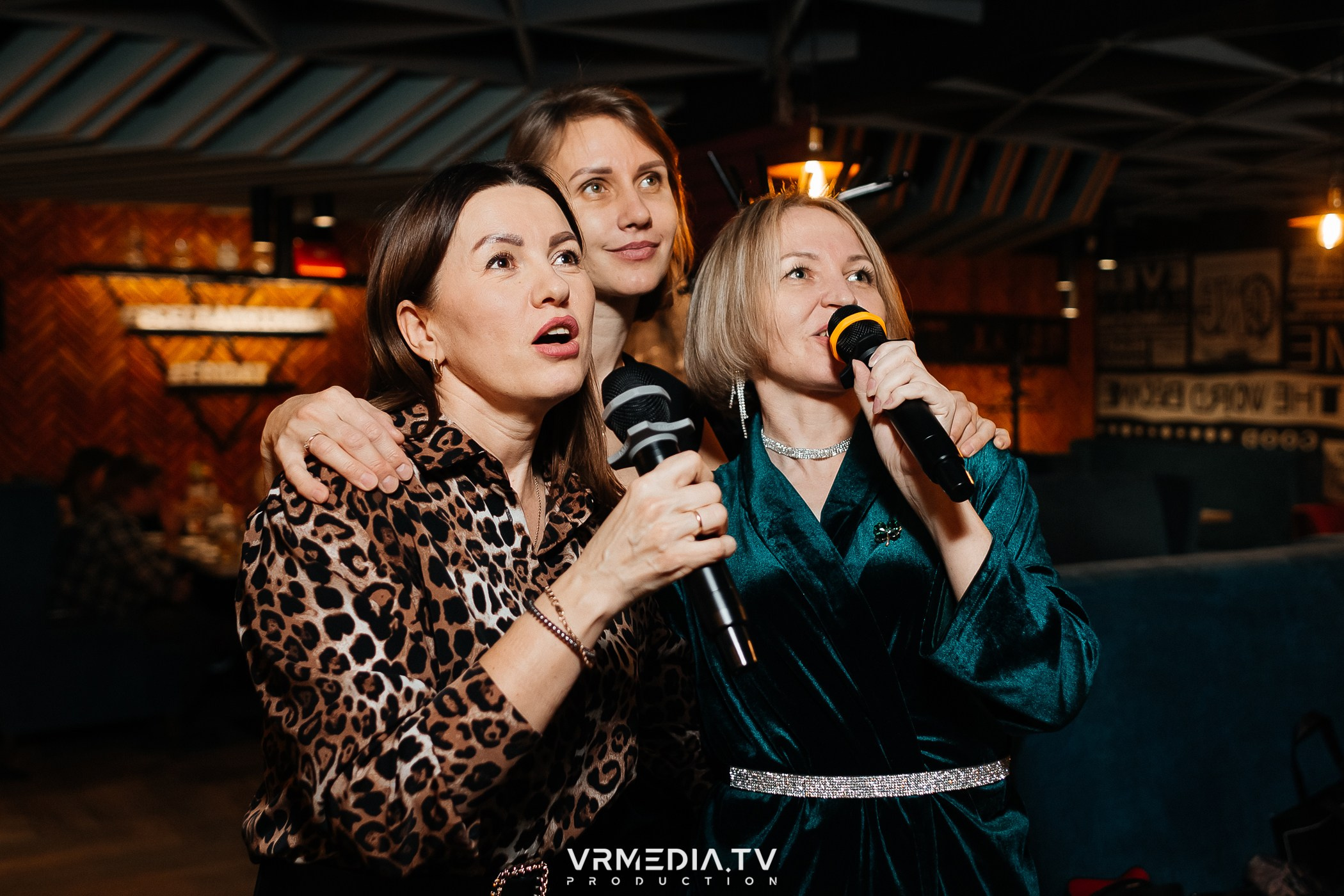 Международный женский день в ресторане «Friday»