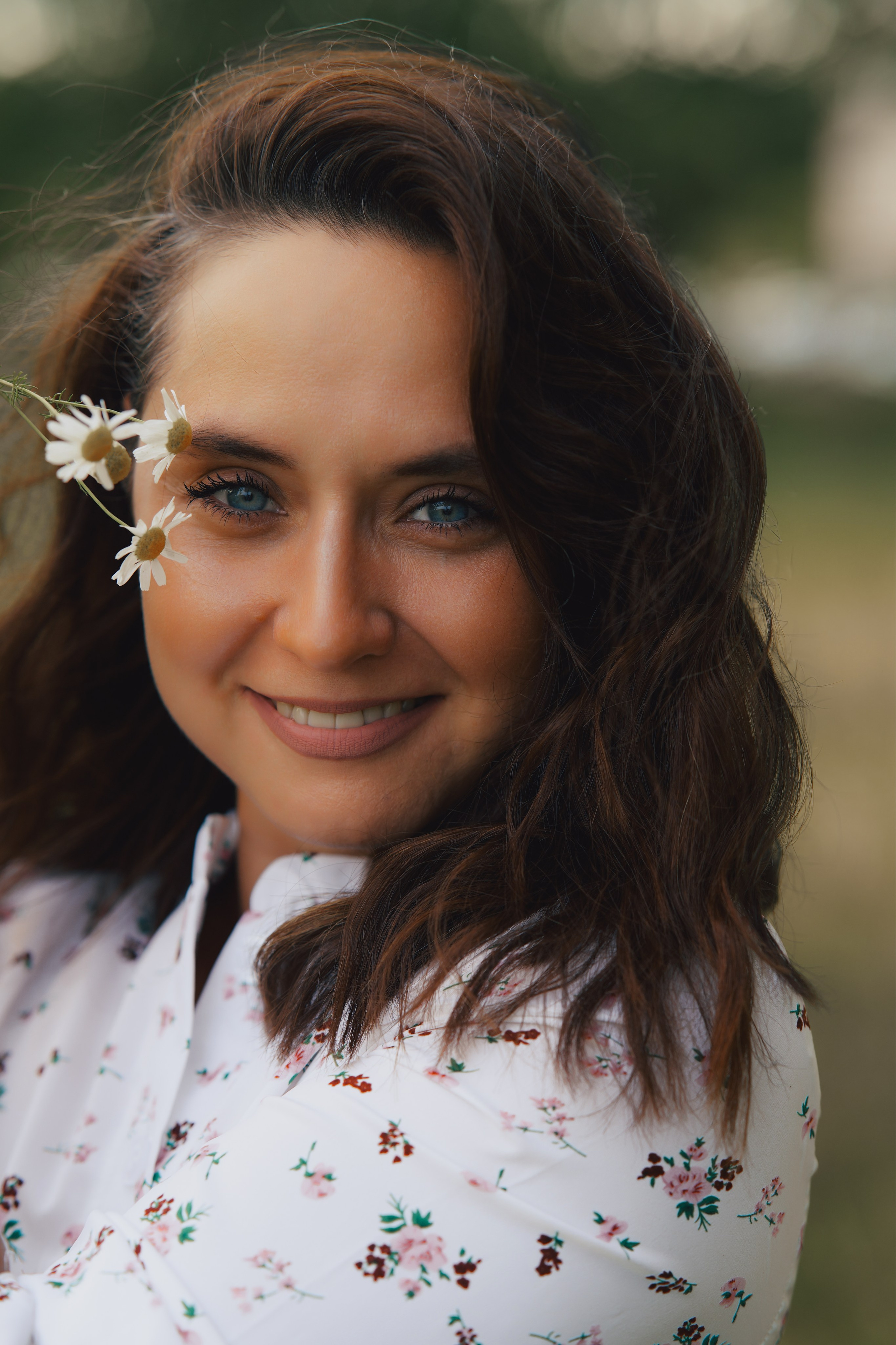 У дома. Фотограф Мария Зайчик