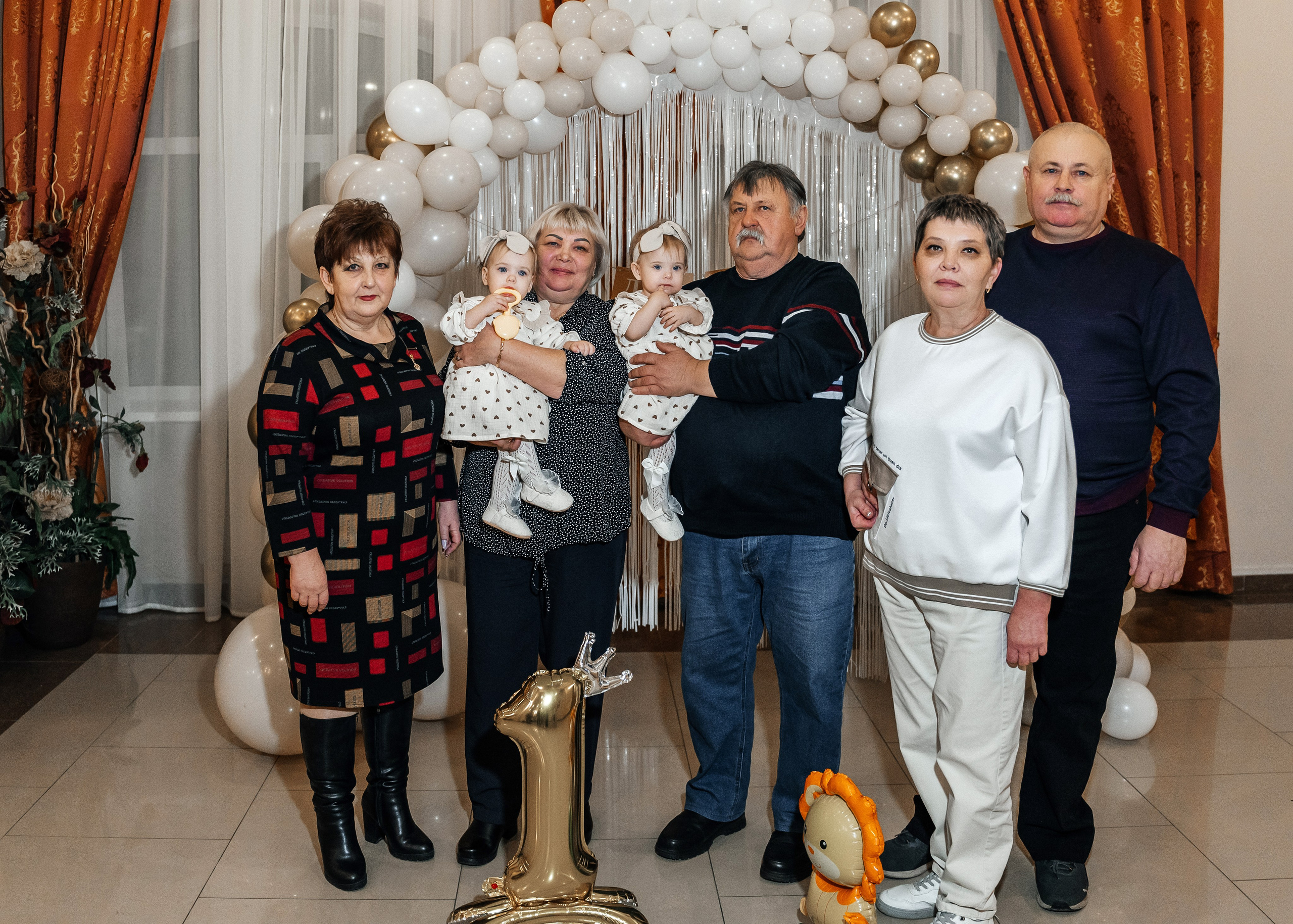 Александра и Виктория 1 годик. Семейный фотограф в Белгороде Амелина Алина