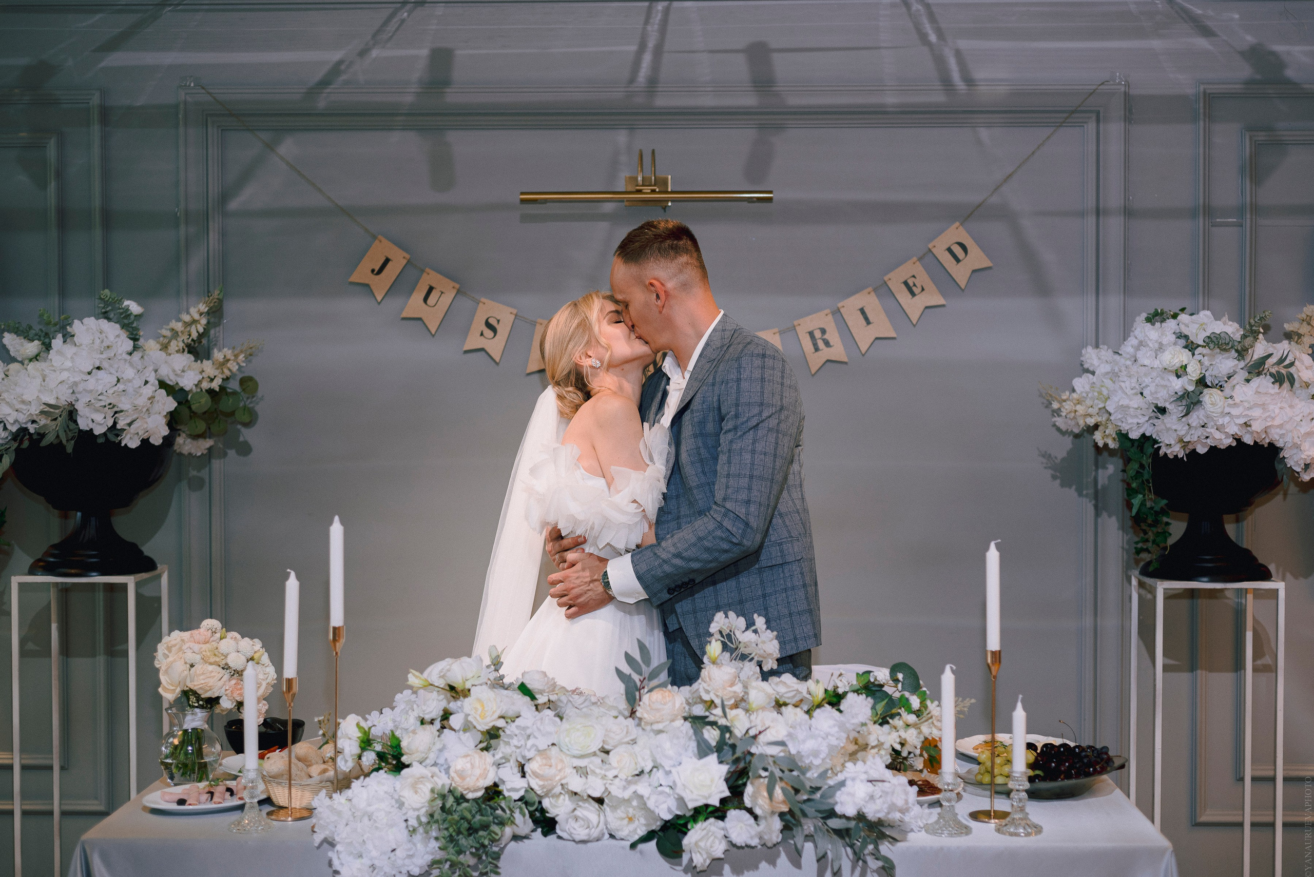 Серые оттенки декора свадьбы