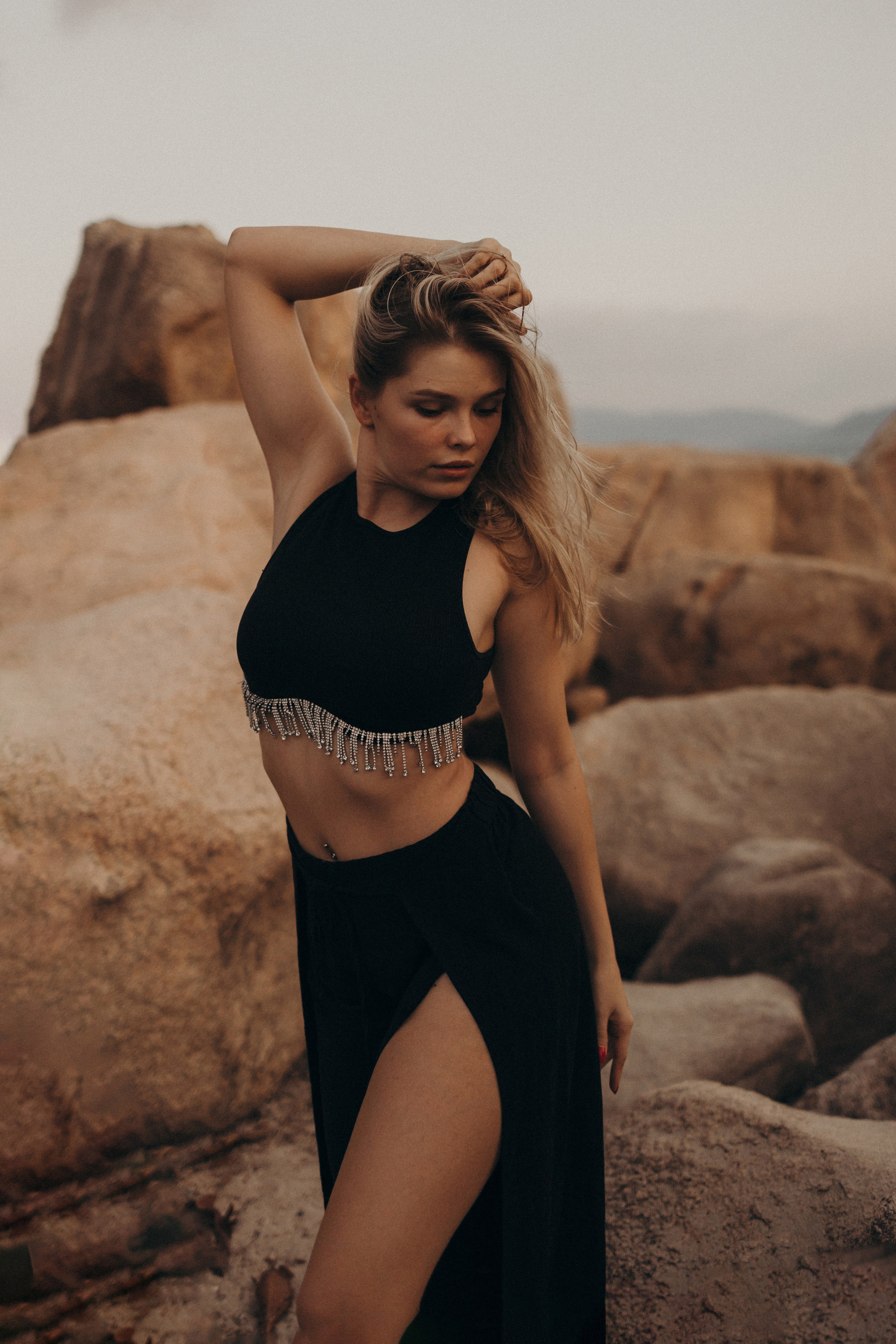 Кристина (Каменный сад Хон Чонг, Нячанг). Фотограф Астана. Индивидуальные, парные и семейные фотосессии