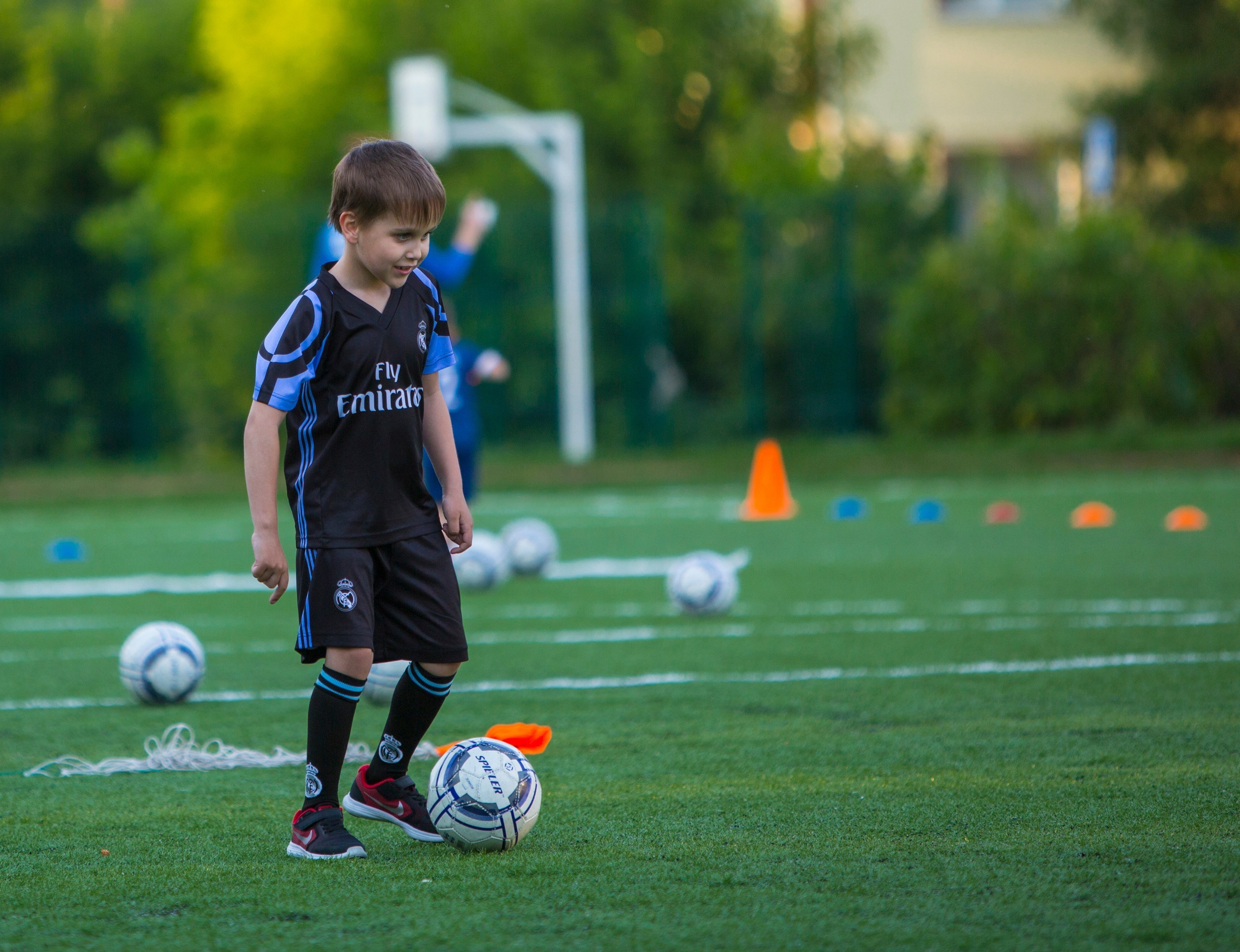 Футбольная школа «Юниор» — фото тренировок и игр. Выпускные альбомы для школы и детского сада — школьный фотограф Подольск, Троицк, Щербинка, Москва