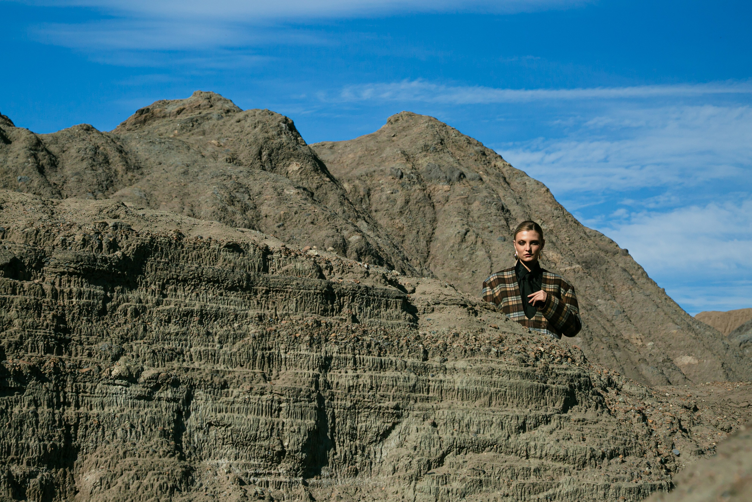 LOOKBOOK Autumn 2025 for AMUNESTIC. АННА ВЕРСО / ANNA VERSO | Визуальный художник / Visual artist