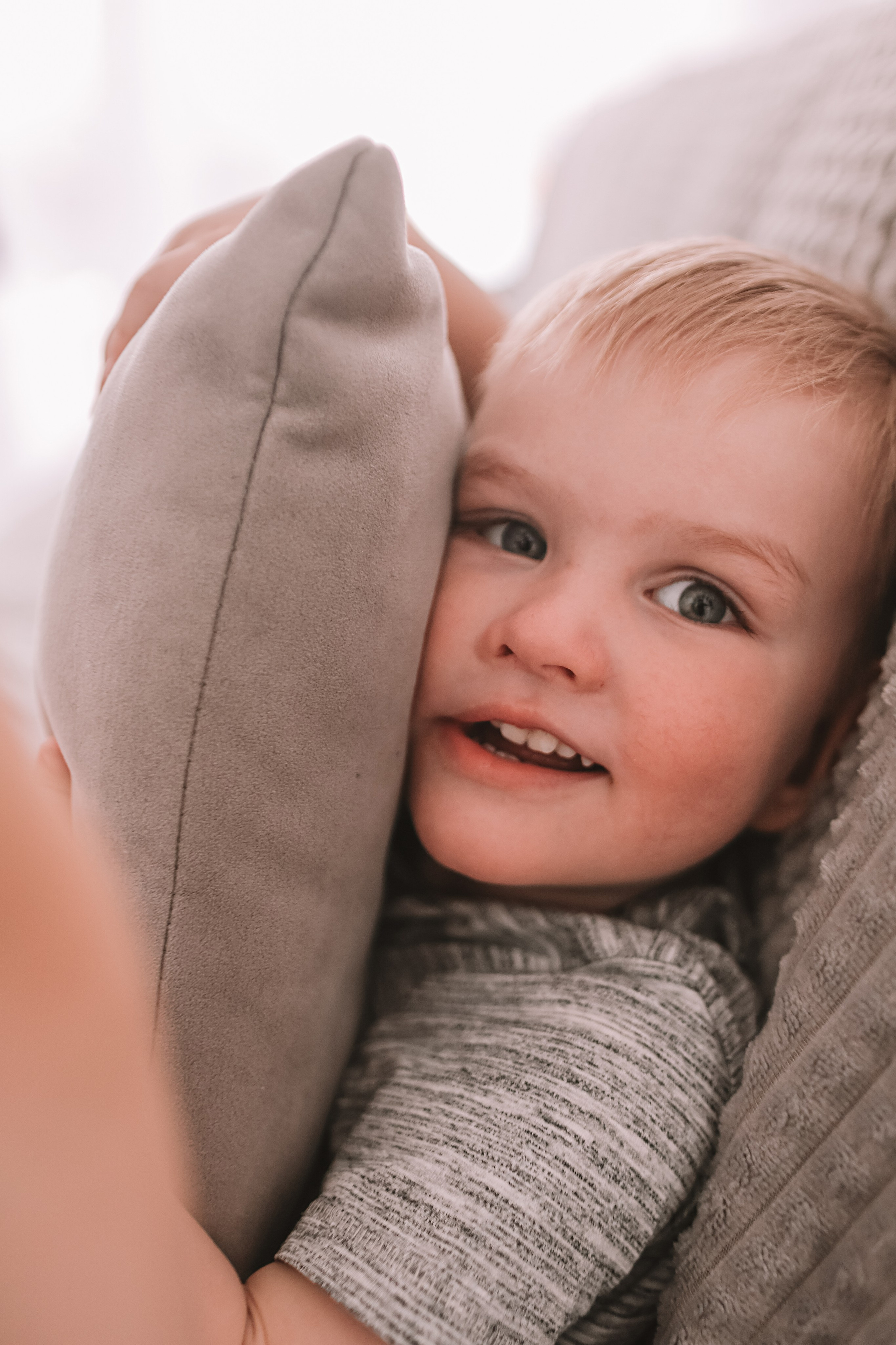Семейная в домике (репортаж). Семейный фотограф Тюмень, фотограф на роды Салмина Мария