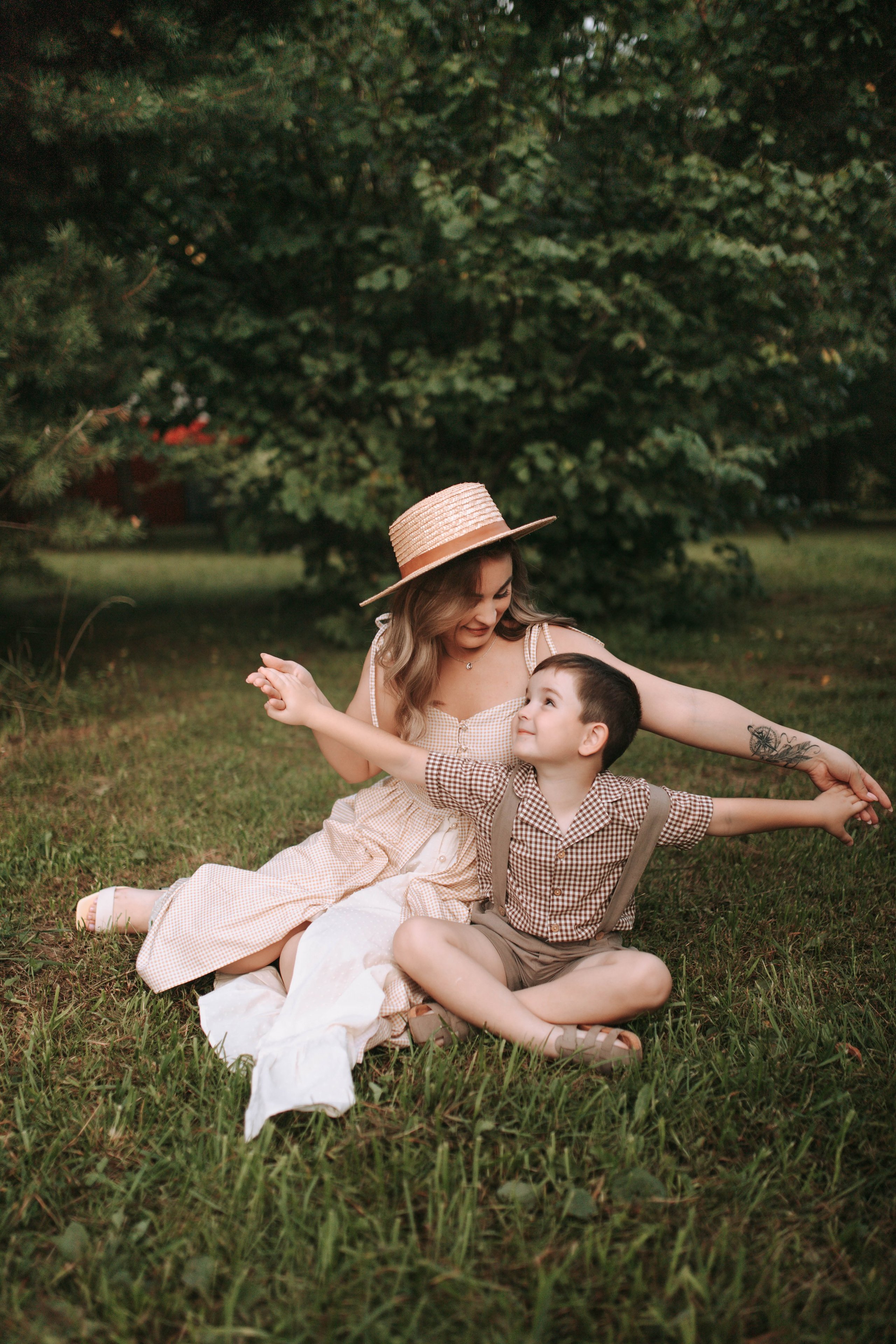 Весёлая прогулка вместе с мамой. Свадебный и семейный фотограф в Нижнем Новгороде