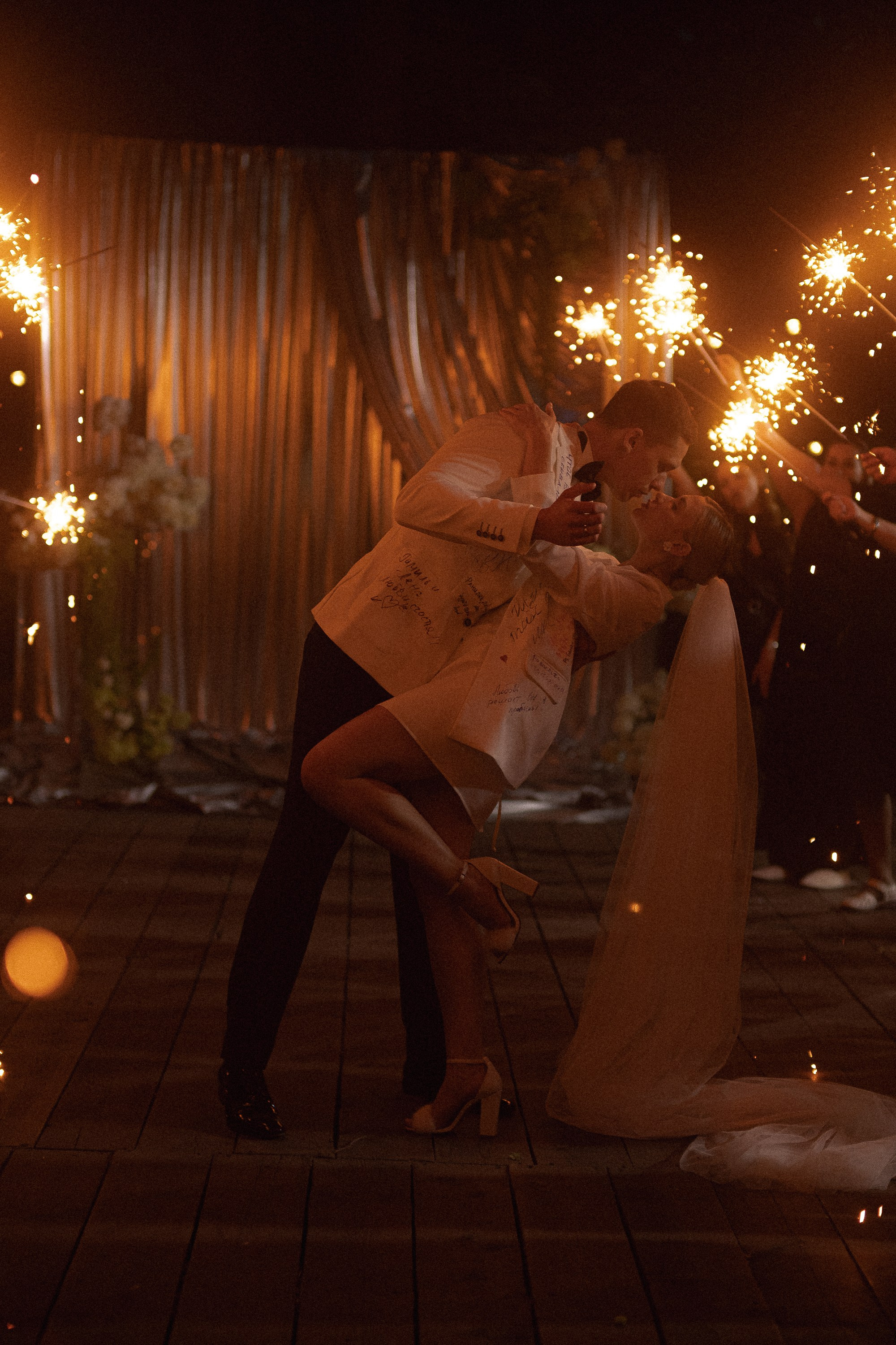 Love is all Around. Сентиментальная свадебная фотография