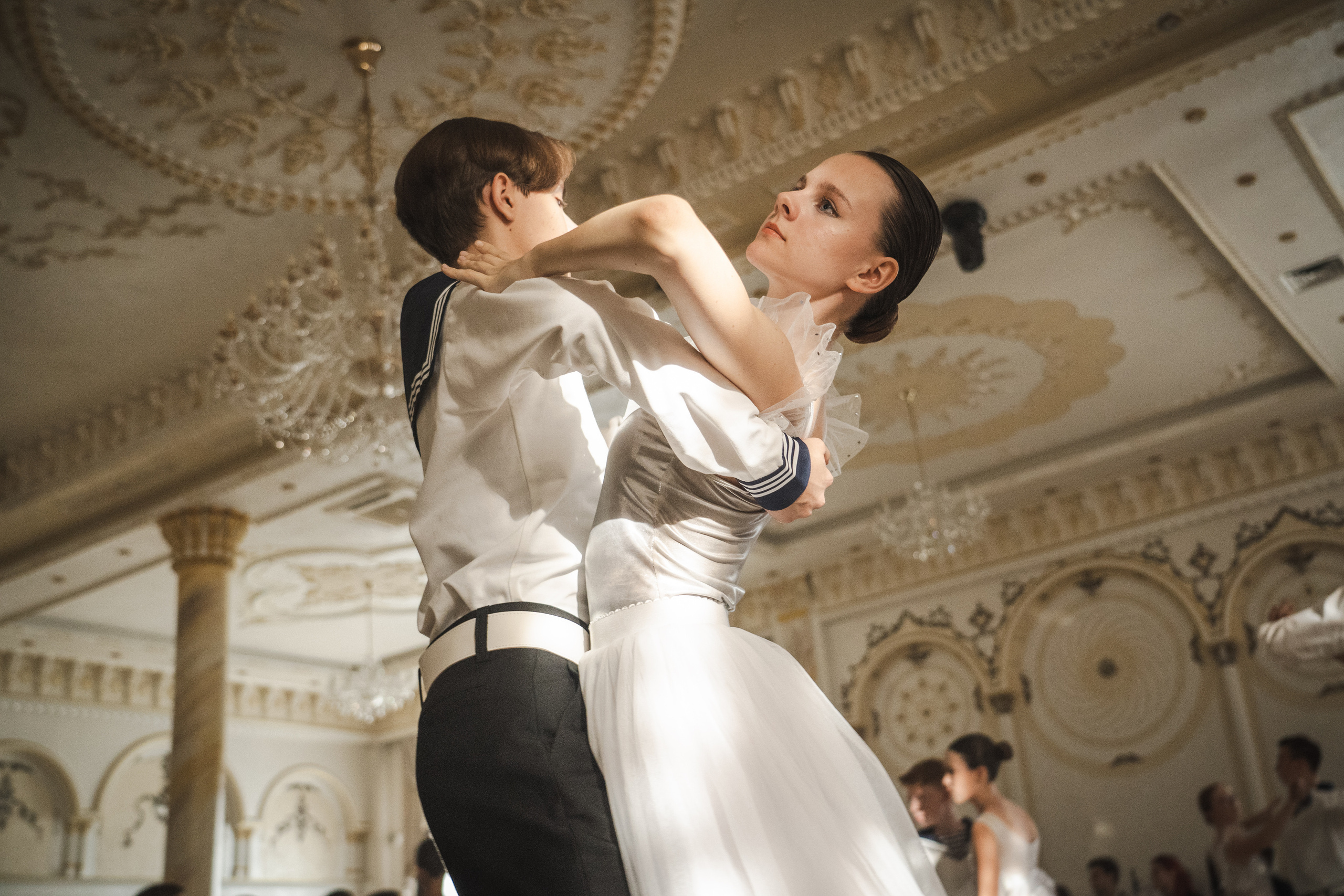 Съемка бэкстейджа сериала Сергея Жигунова Три друга, клад и матрос Кошка я была фотографом на мероприятии на финальном съемочном дне с огромной съемочной командой — операторы, режиссеры, актеры, гримеры, стилисты, костюмеры киношники киноделы кино киноплощадка 