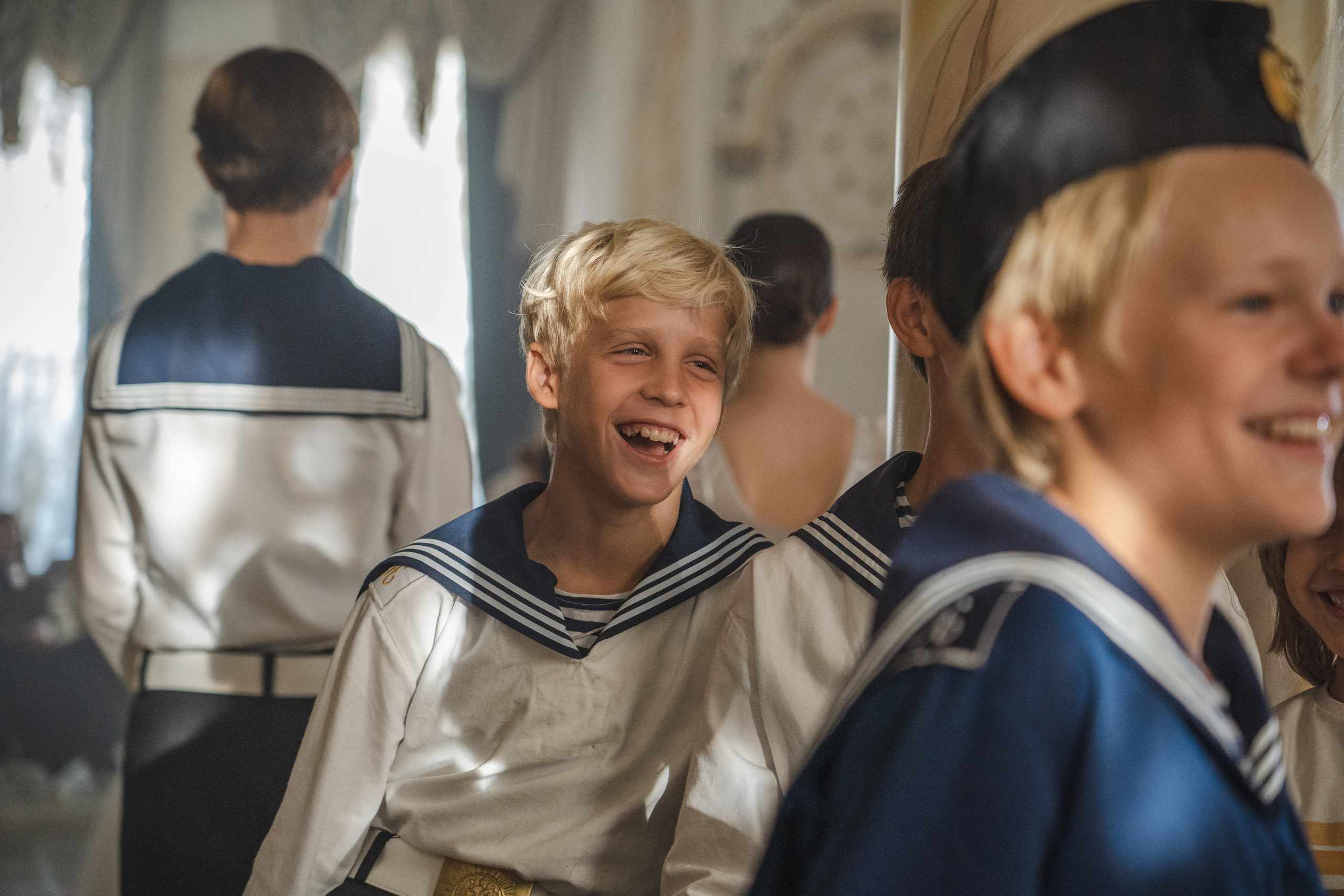 Съемка бэкстейджа сериала Сергея Жигунова Три друга, клад и матрос Кошка я была фотографом на мероприятии на финальном съемочном дне с огромной съемочной командой — операторы, режиссеры, актеры, гримеры, стилисты, костюмеры киношники киноделы кино киноплощадка 