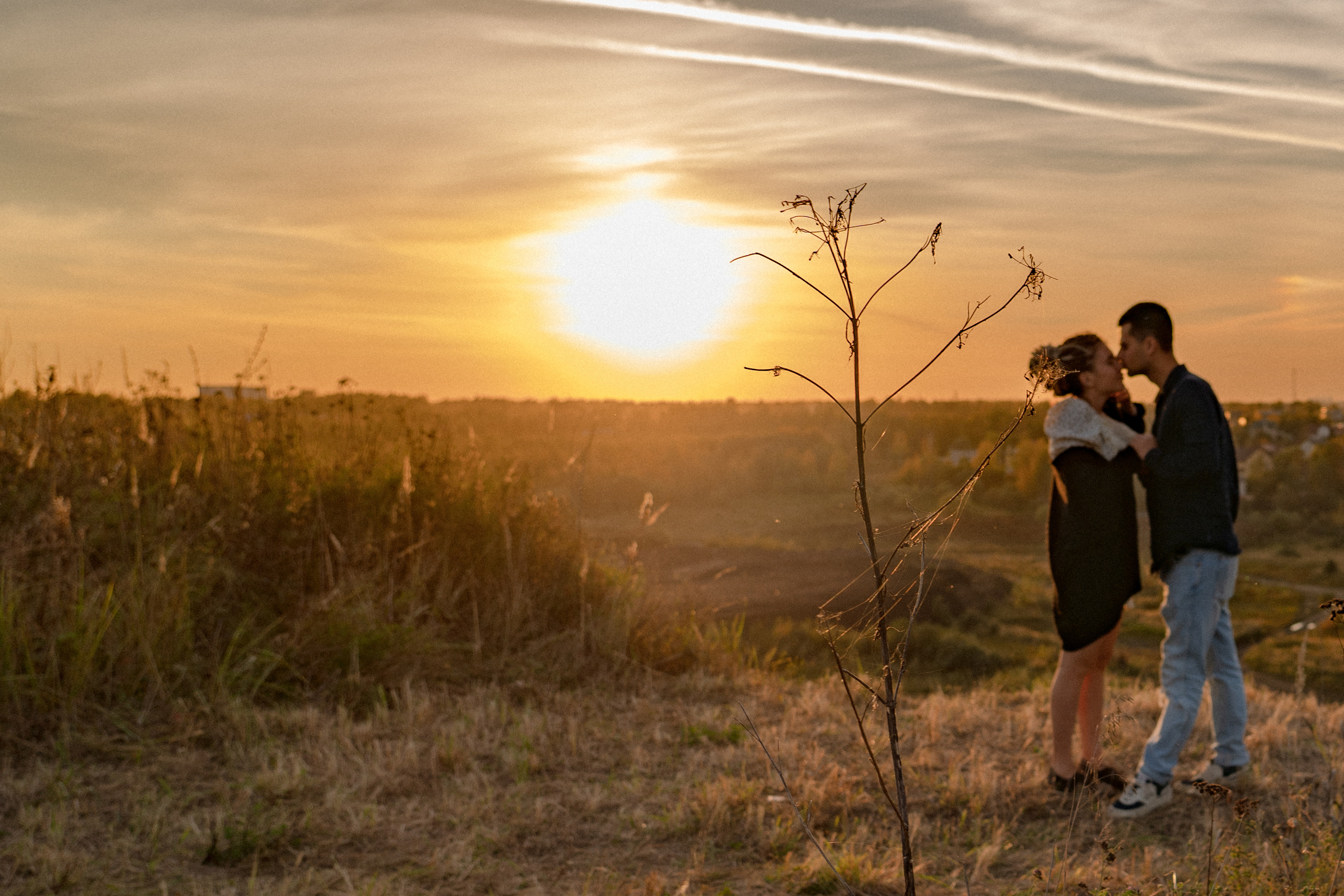 Семейная фотосессия для Люси, Айрата, Ясмин и Кекса в секретной локации на карьерах, где добывают известняк, в тридцати километрах от Москвы. Золотая осень, сентбярь, закат. 