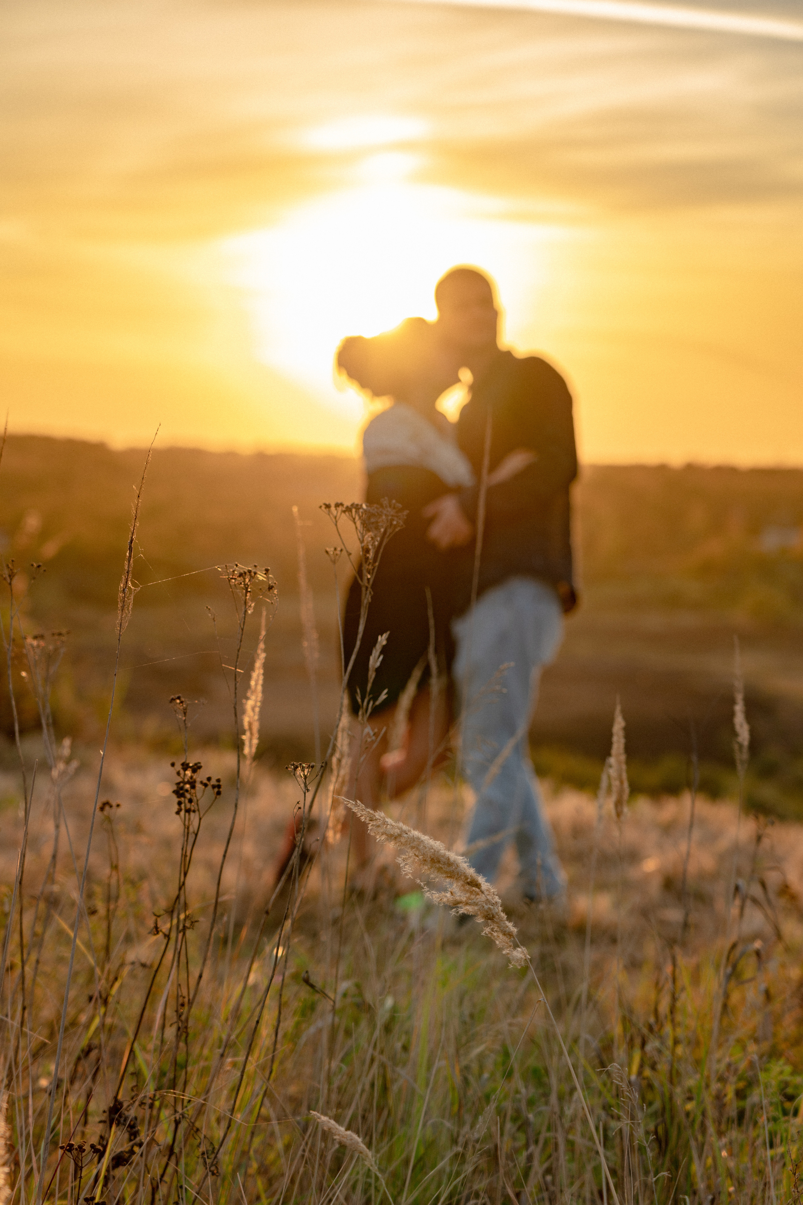 Семейная фотосессия для Люси, Айрата, Ясмин и Кекса в секретной локации на карьерах, где добывают известняк, в тридцати километрах от Москвы. Золотая осень, сентбярь, закат. 