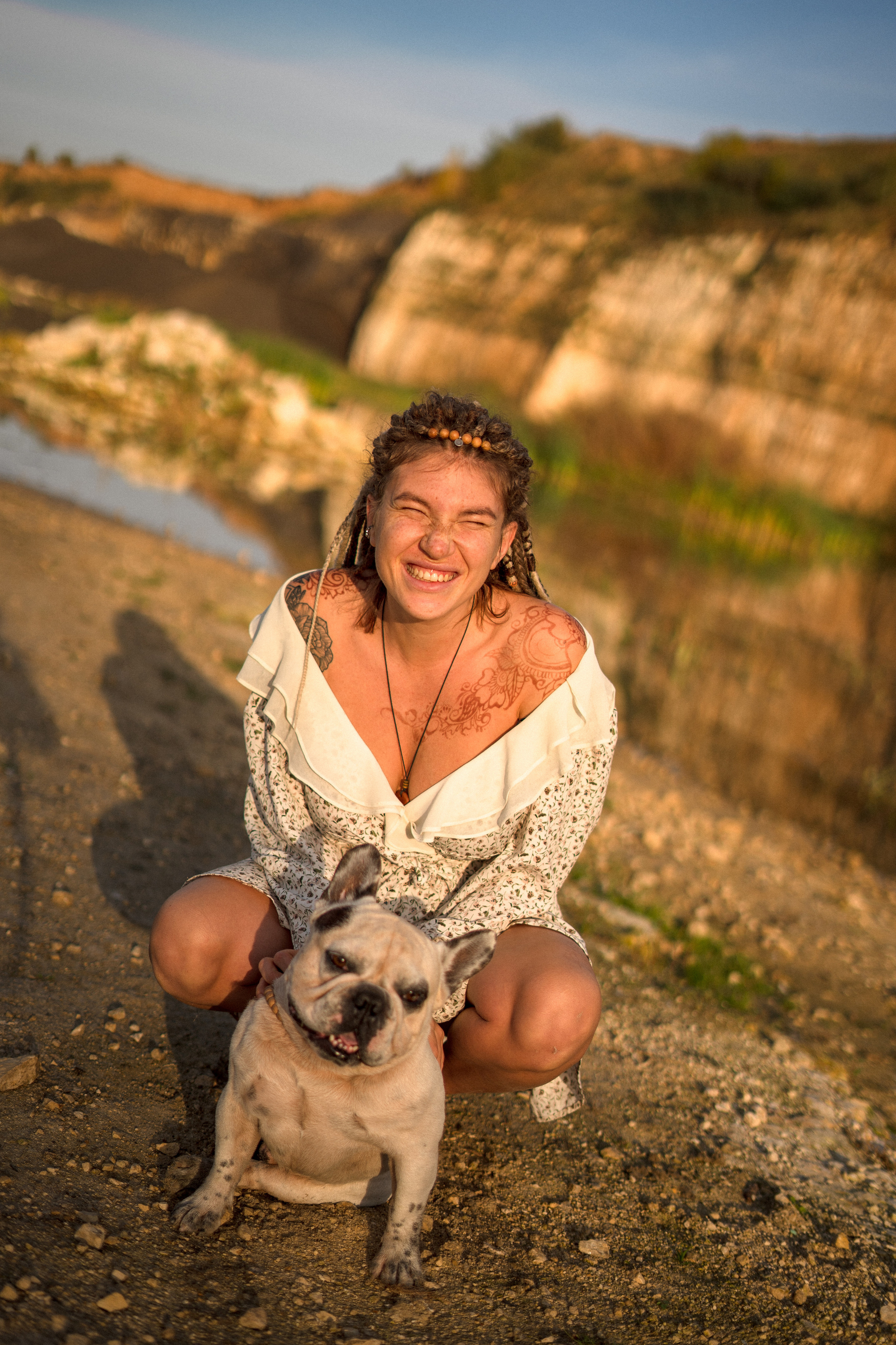 Семейная фотосессия для Люси, Айрата, Ясмин и Кекса в секретной локации на карьерах, где добывают известняк, в тридцати километрах от Москвы. Золотая осень, сентбярь, закат. 