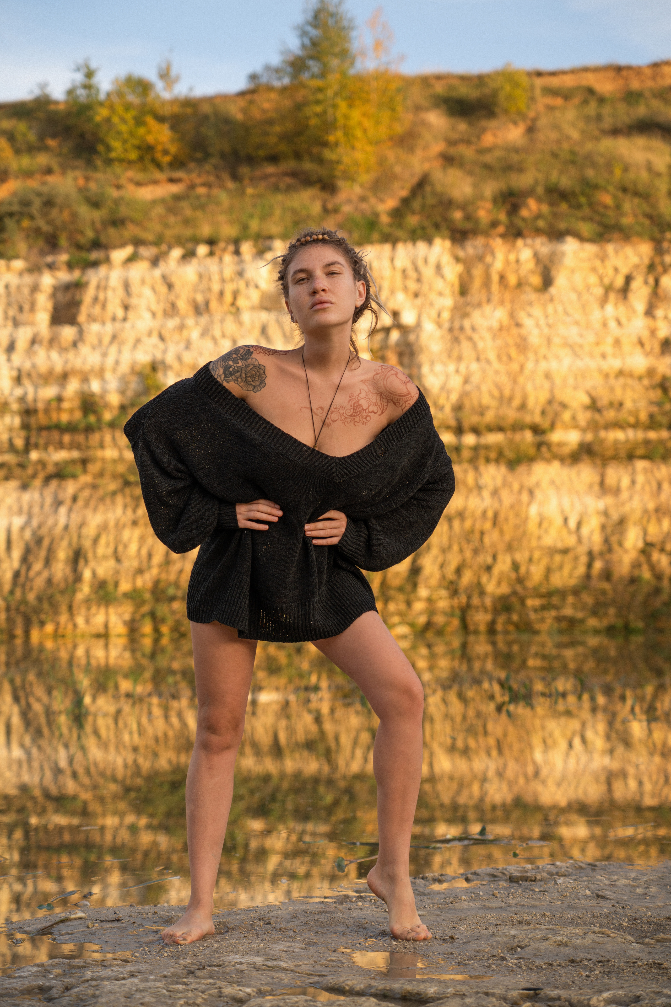 Семейная фотосессия для Люси, Айрата, Ясмин и Кекса в секретной локации на карьерах, где добывают известняк, в тридцати километрах от Москвы. Золотая осень, сентбярь, закат. 