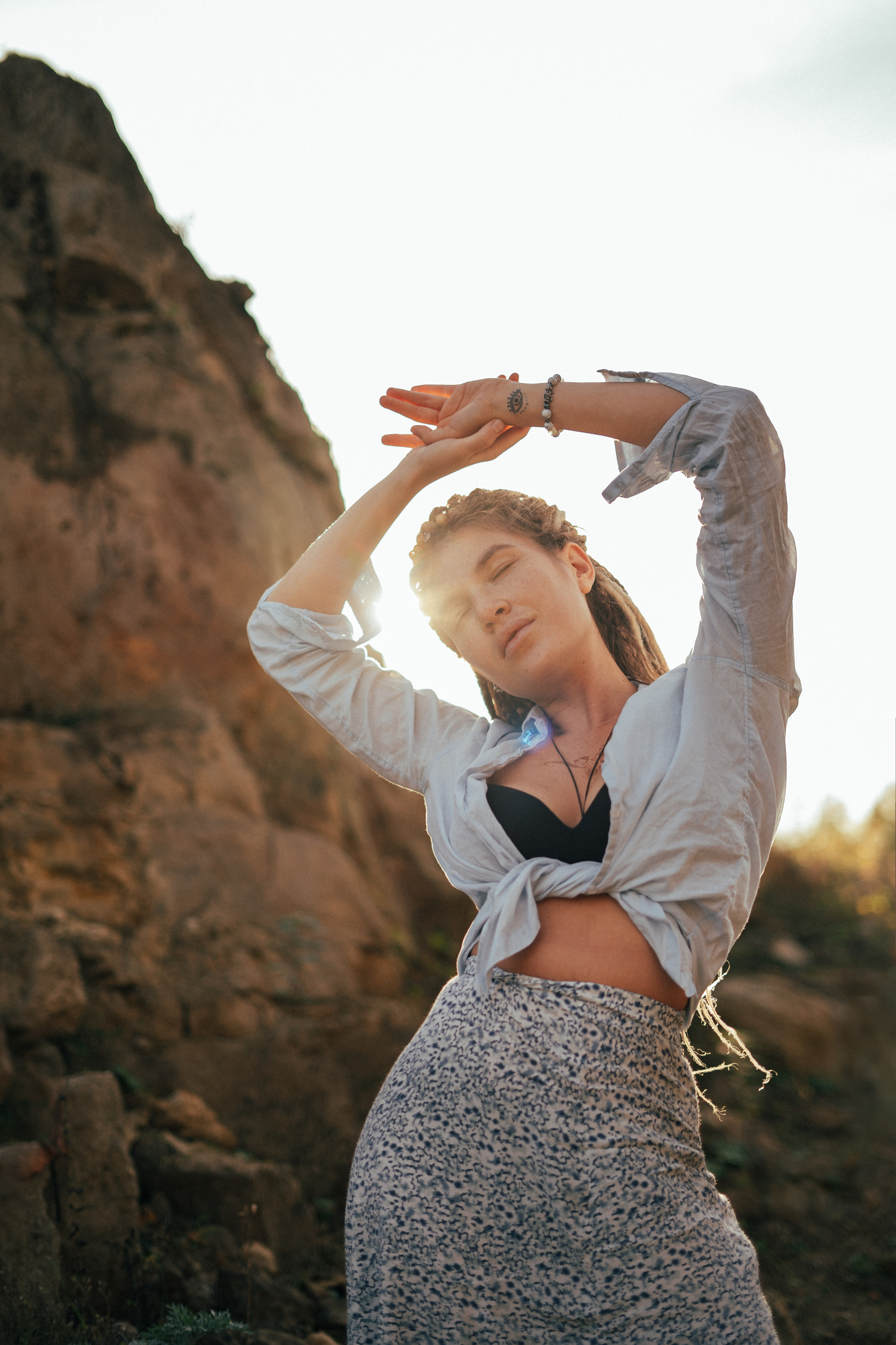 Семейная фотосессия для Люси, Айрата, Ясмин и Кекса в секретной локации на карьерах, где добывают известняк, в тридцати километрах от Москвы. Золотая осень, сентбярь, закат. 