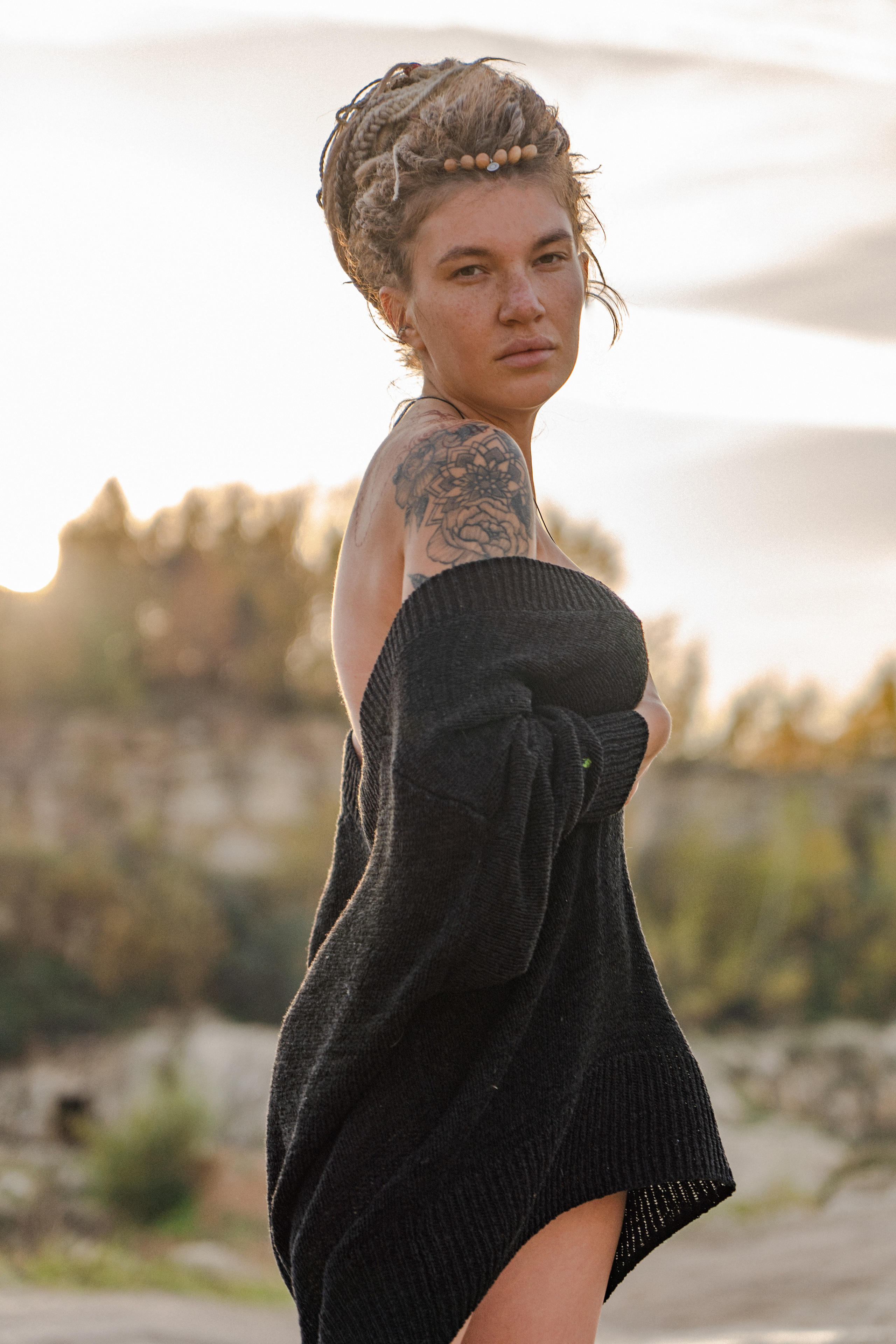 Семейная фотосессия для Люси, Айрата, Ясмин и Кекса в секретной локации на карьерах, где добывают известняк, в тридцати километрах от Москвы. Золотая осень, сентбярь, закат. 