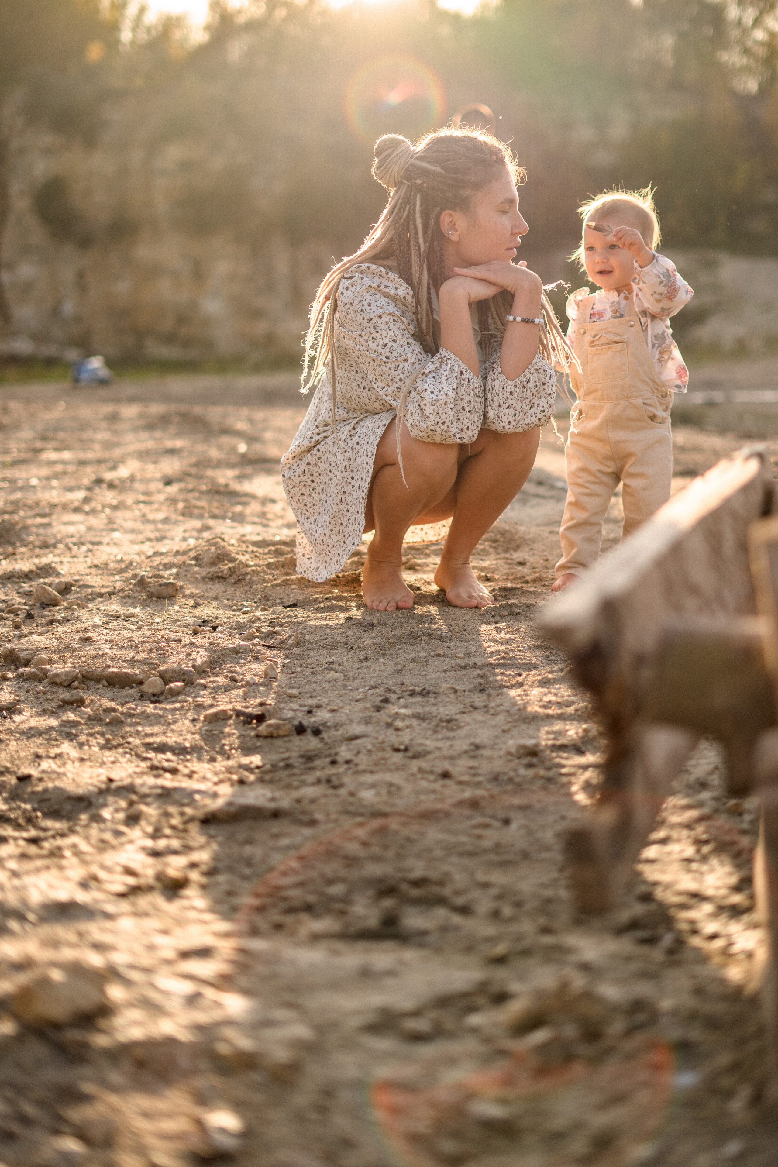 Семейная фотосессия для Люси, Айрата, Ясмин и Кекса в секретной локации на карьерах, где добывают известняк, в тридцати километрах от Москвы. Золотая осень, сентбярь, закат. 
