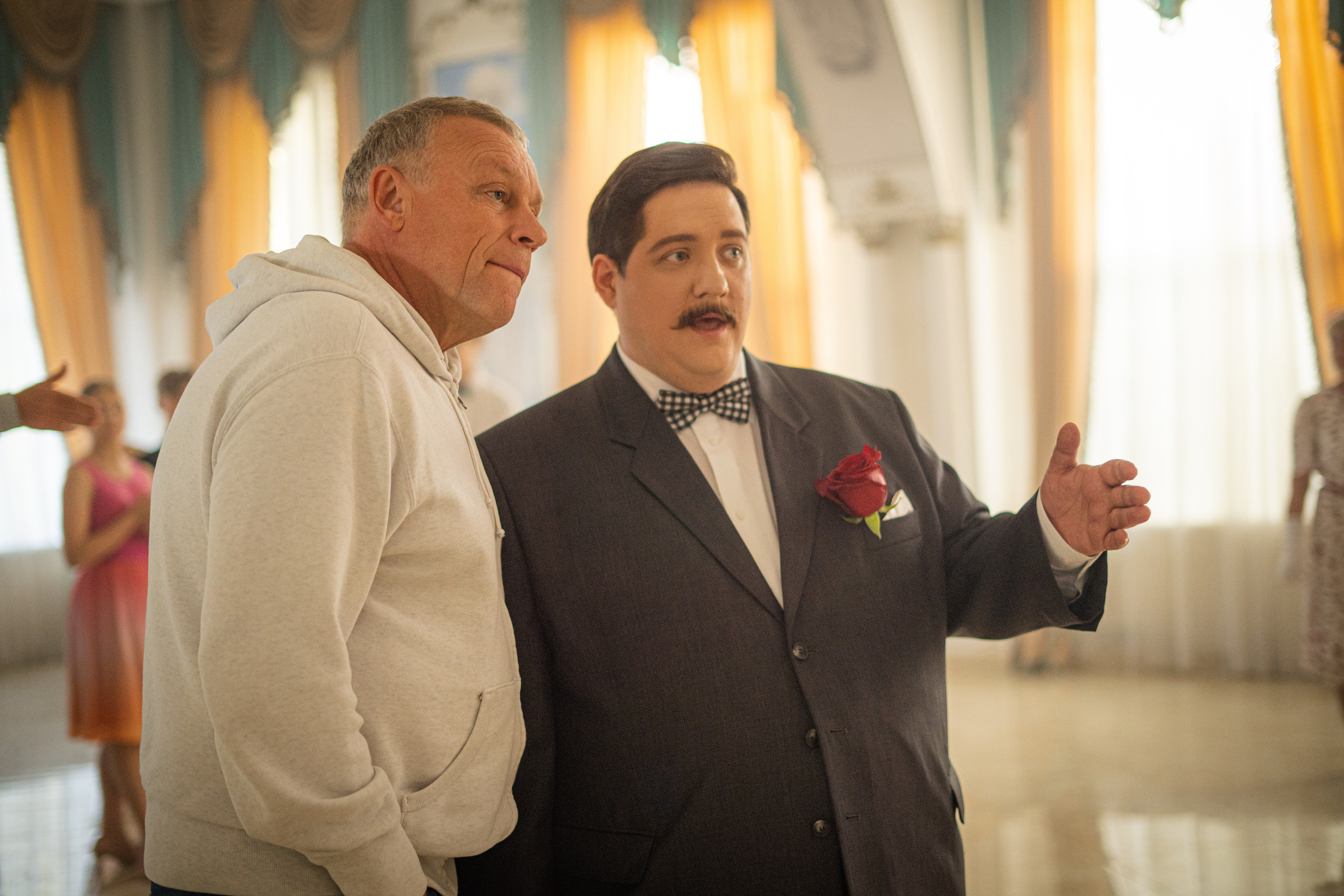 Съемка бэкстейджа сериала Сергея Жигунова Три друга, клад и матрос Кошка я была фотографом на мероприятии на финальном съемочном дне с огромной съемочной командой — операторы, режиссеры, актеры, гримеры, стилисты, костюмеры киношники киноделы кино киноплощадка 