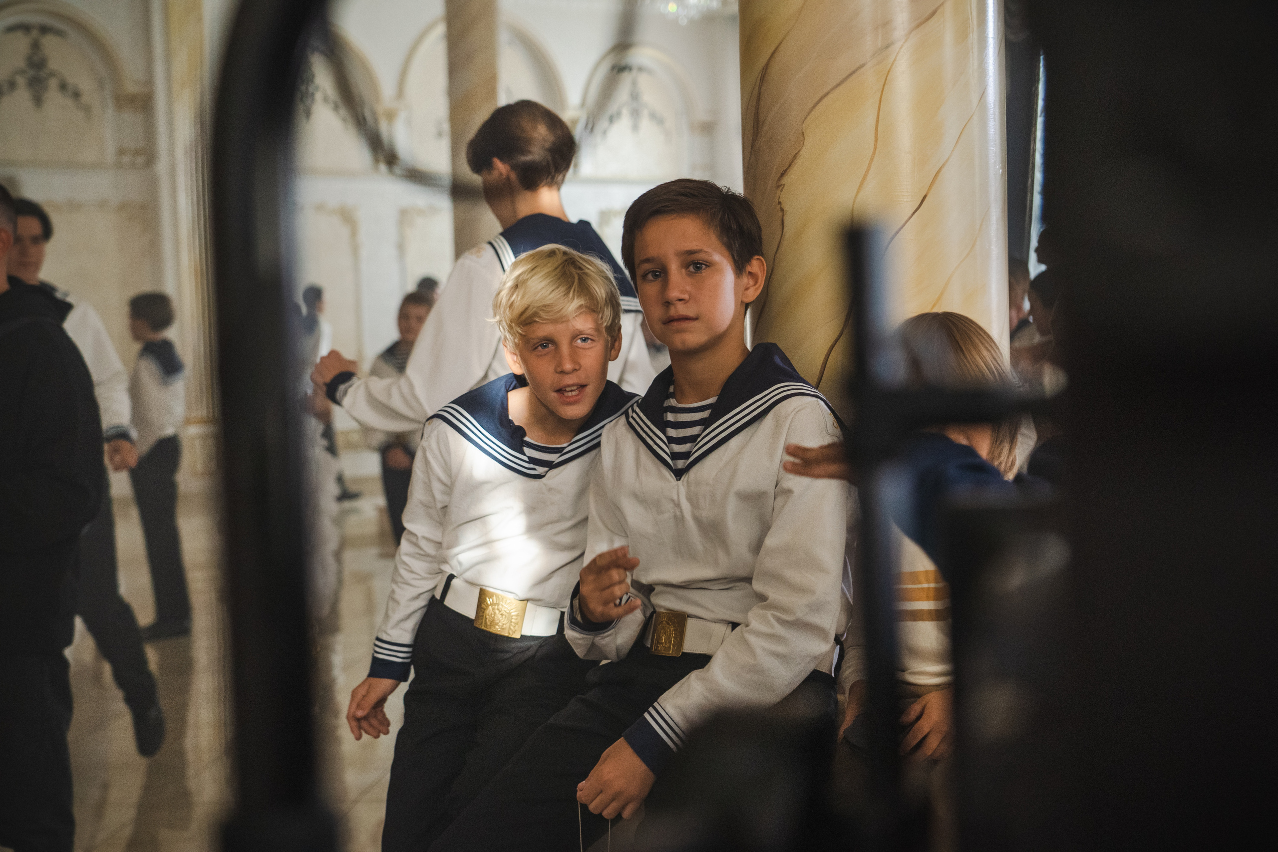 Съемка бэкстейджа сериала Сергея Жигунова Три друга, клад и матрос Кошка я была фотографом на мероприятии на финальном съемочном дне с огромной съемочной командой — операторы, режиссеры, актеры, гримеры, стилисты, костюмеры киношники киноделы кино киноплощадка 