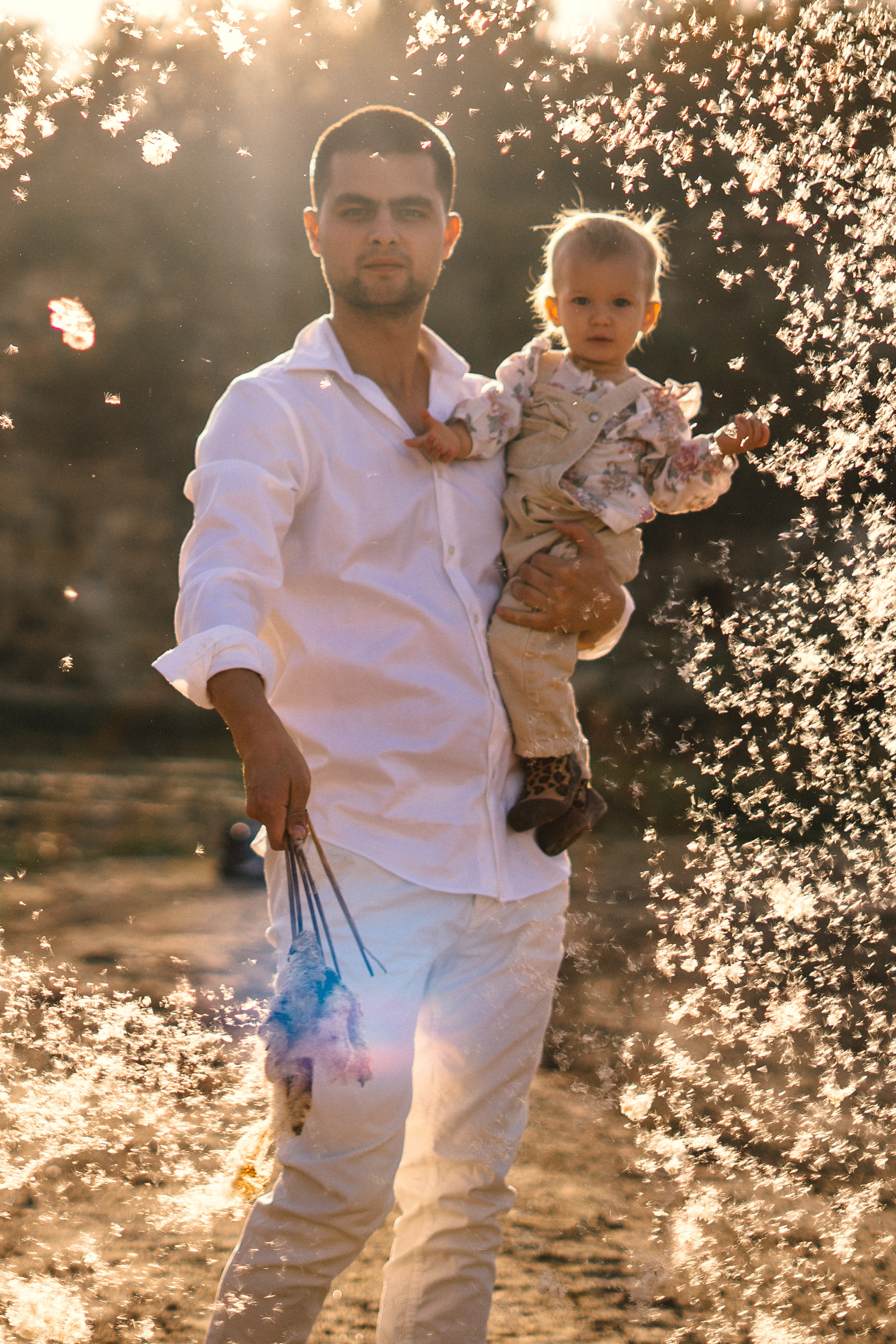 Семейная фотосессия для Люси, Айрата, Ясмин и Кекса в секретной локации на карьерах, где добывают известняк, в тридцати километрах от Москвы. Золотая осень, сентбярь, закат. 