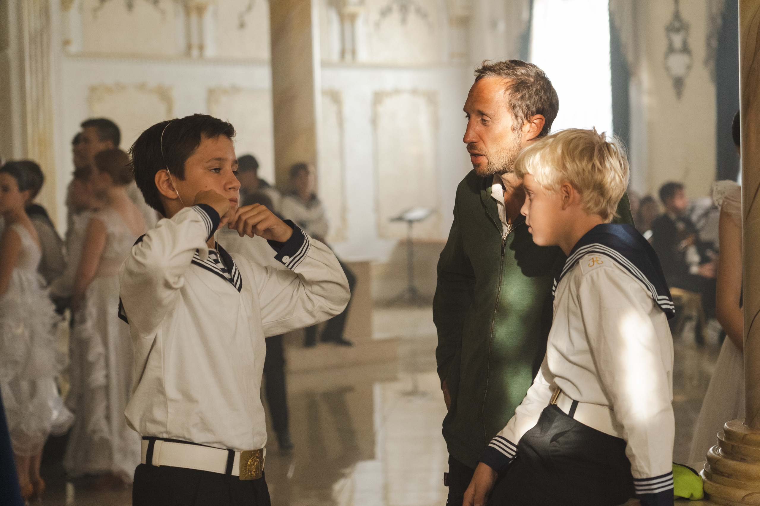 Съемка бэкстейджа сериала Сергея Жигунова Три друга, клад и матрос Кошка я была фотографом на мероприятии на финальном съемочном дне с огромной съемочной командой — операторы, режиссеры, актеры, гримеры, стилисты, костюмеры киношники киноделы кино киноплощадка 