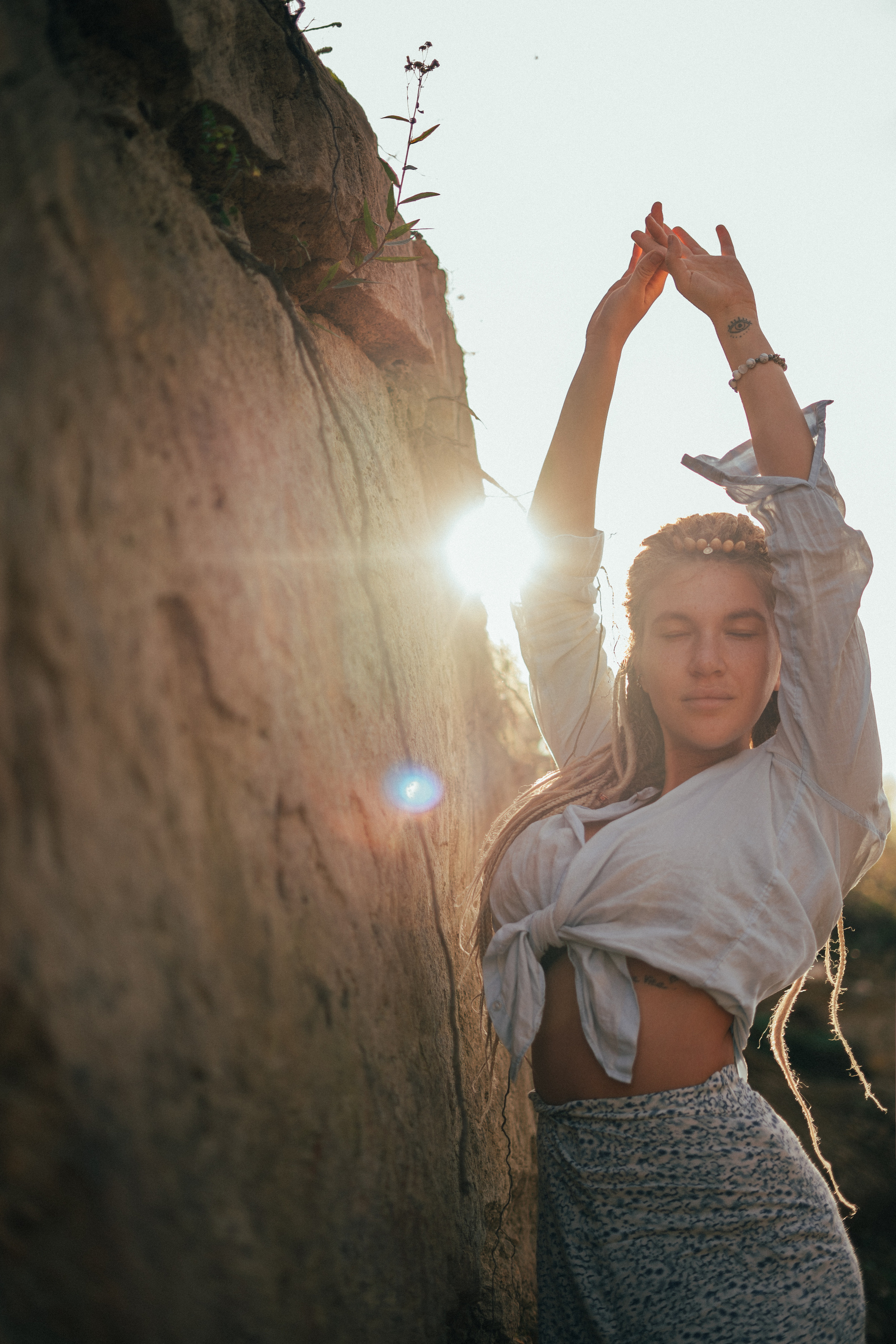 Семейная фотосессия для Люси, Айрата, Ясмин и Кекса в секретной локации на карьерах, где добывают известняк, в тридцати километрах от Москвы. Золотая осень, сентбярь, закат. 