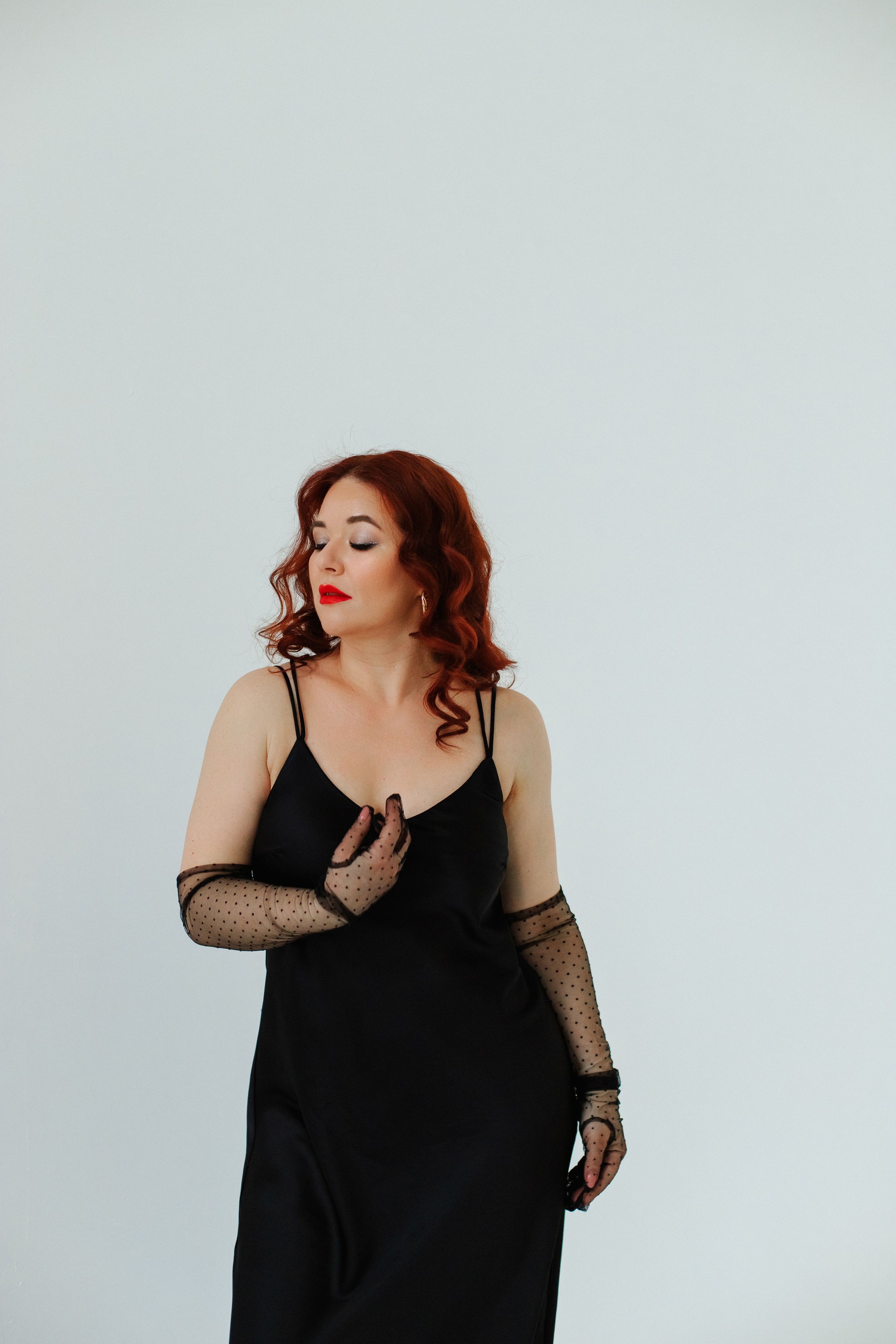 Контентная фотосессия для интим коуча и тренера по женскому здоровью. Контентный фотограф в Перми Натали Кытманова