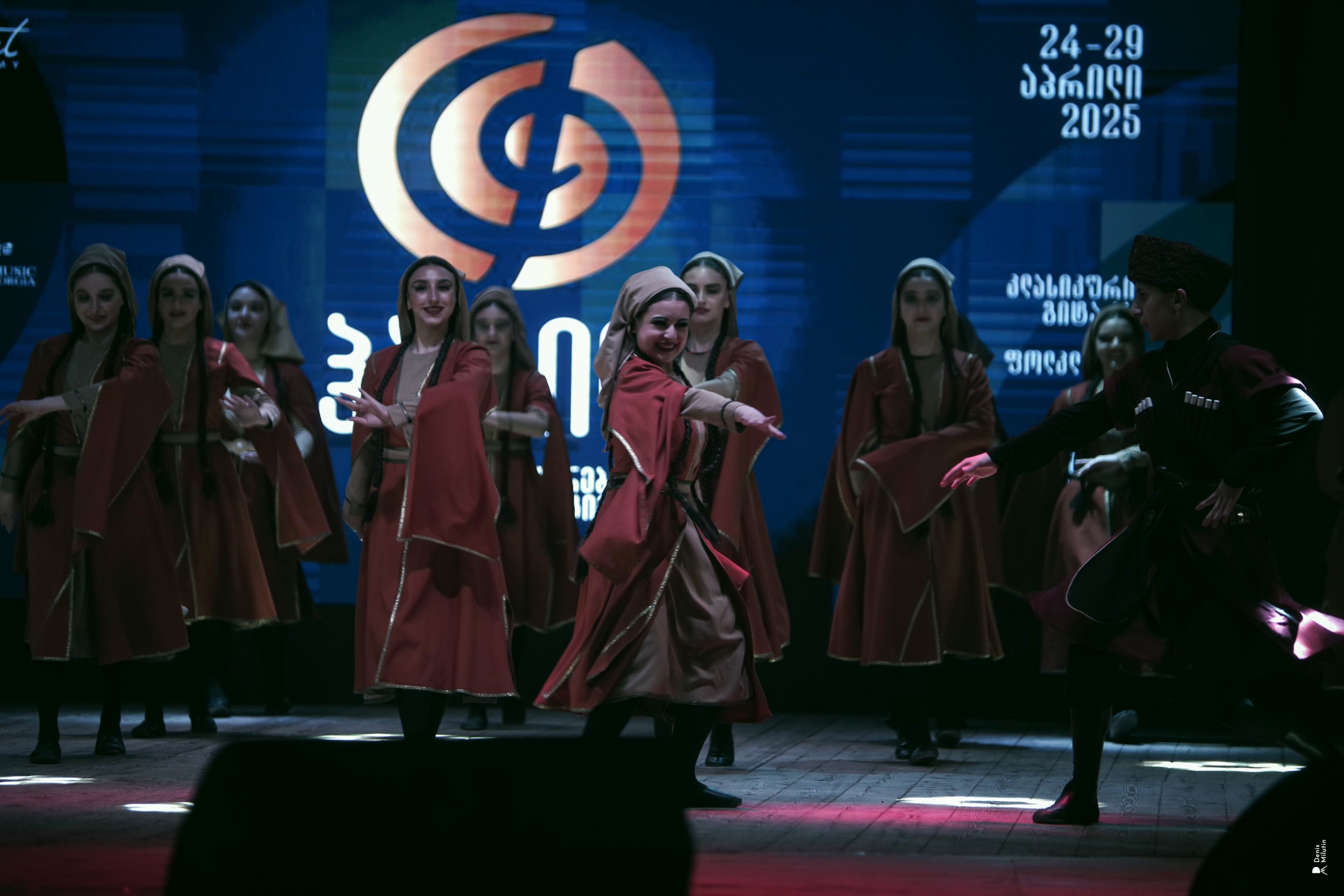 Танцы в Хоби. Портретный фотограф Денис Милютин